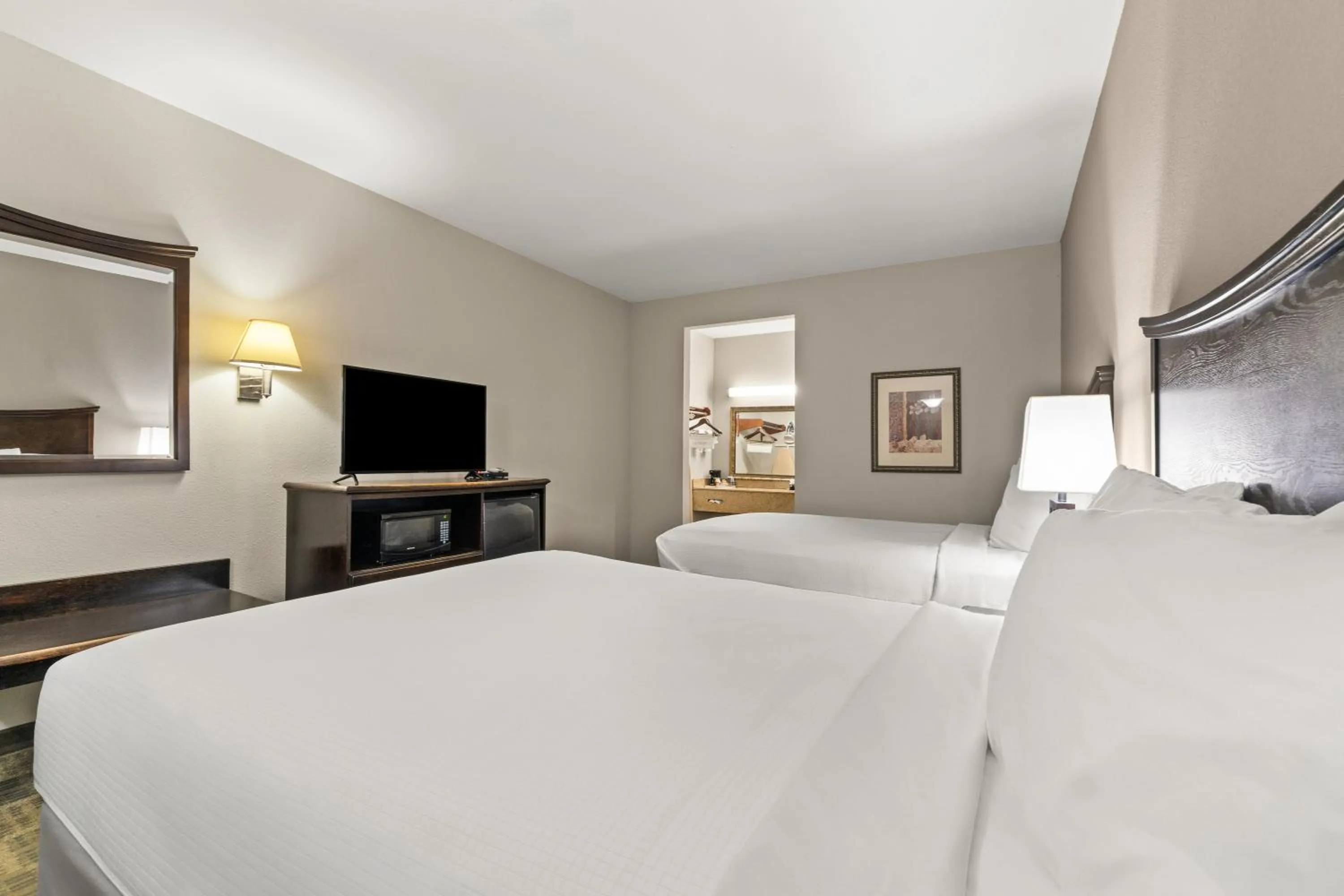 Bed in Americas Best Value Inn Byhalia