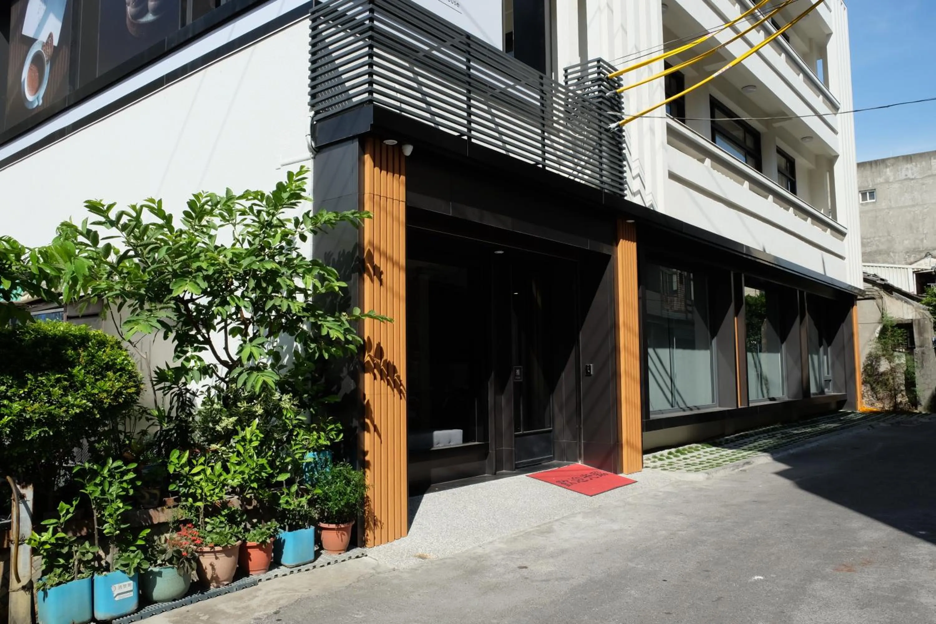 Facade/entrance in Gh House