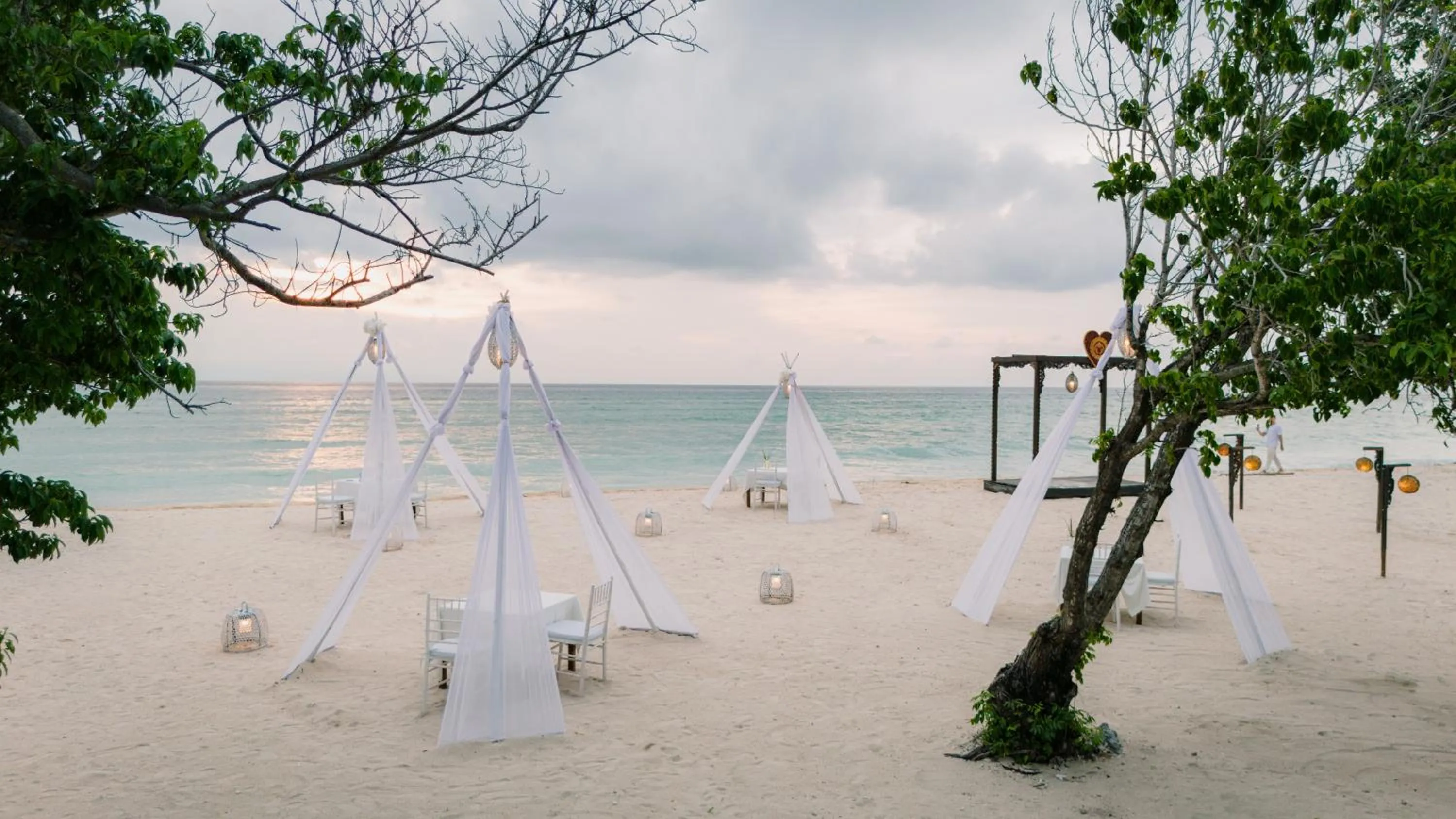 Beach in Ombak Sunset