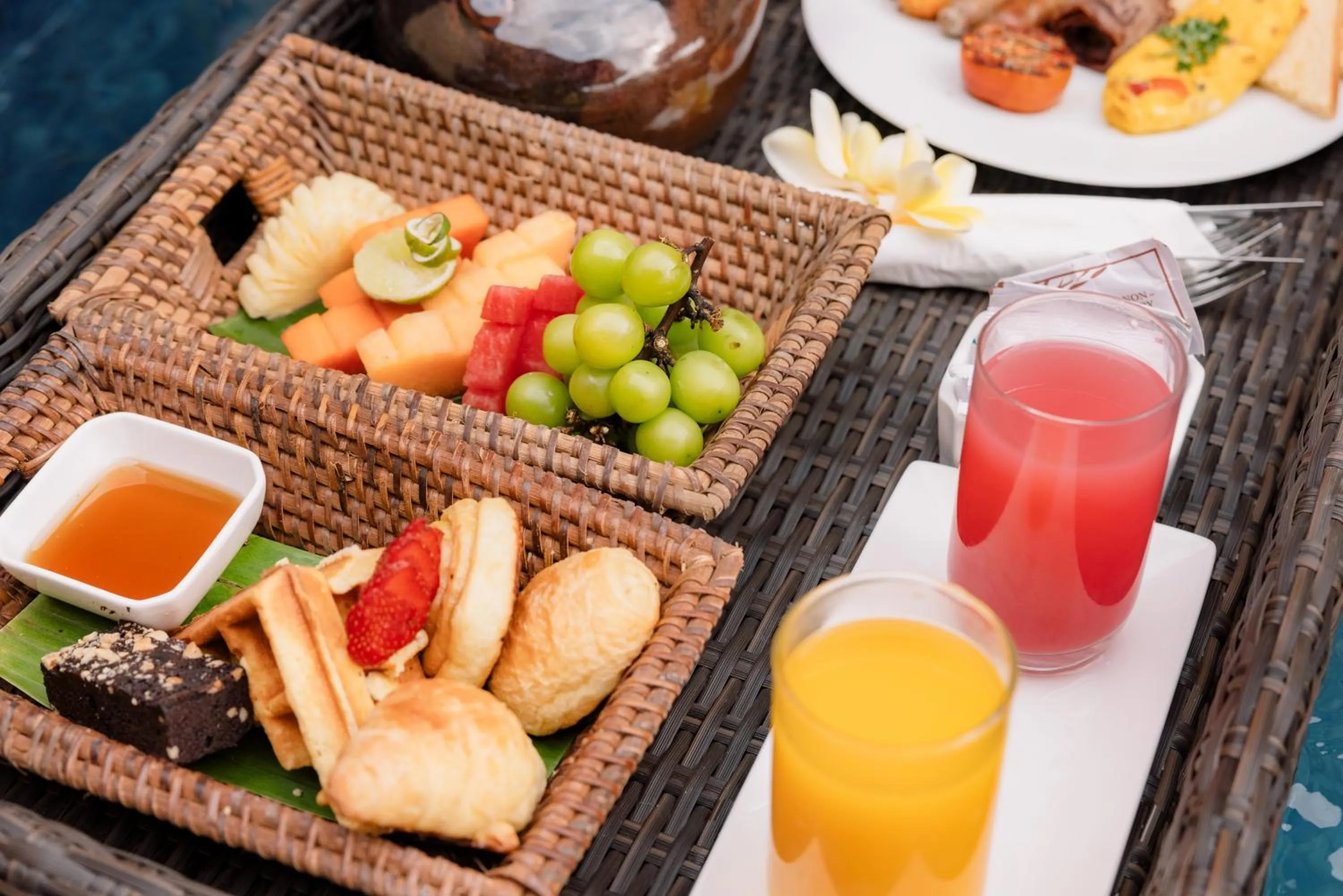 Breakfast in Ombak Sunset