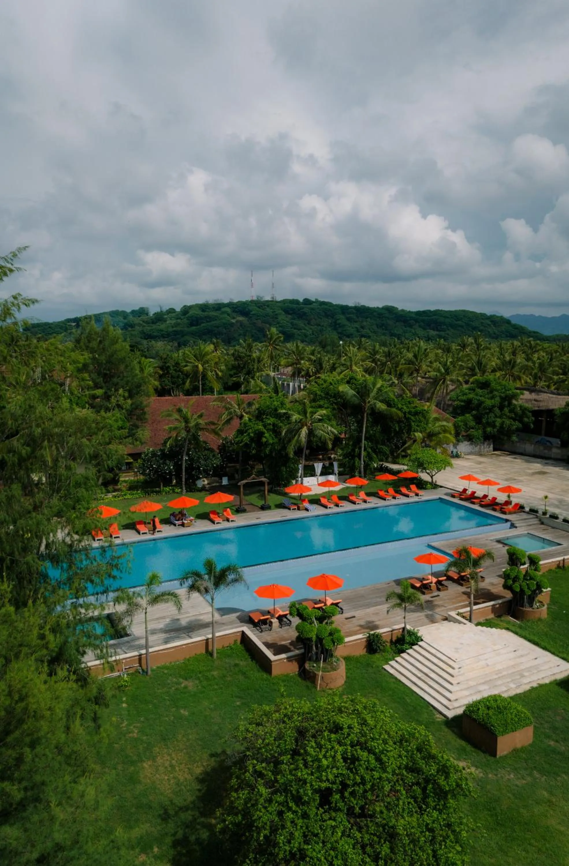 Swimming pool in Ombak Sunset