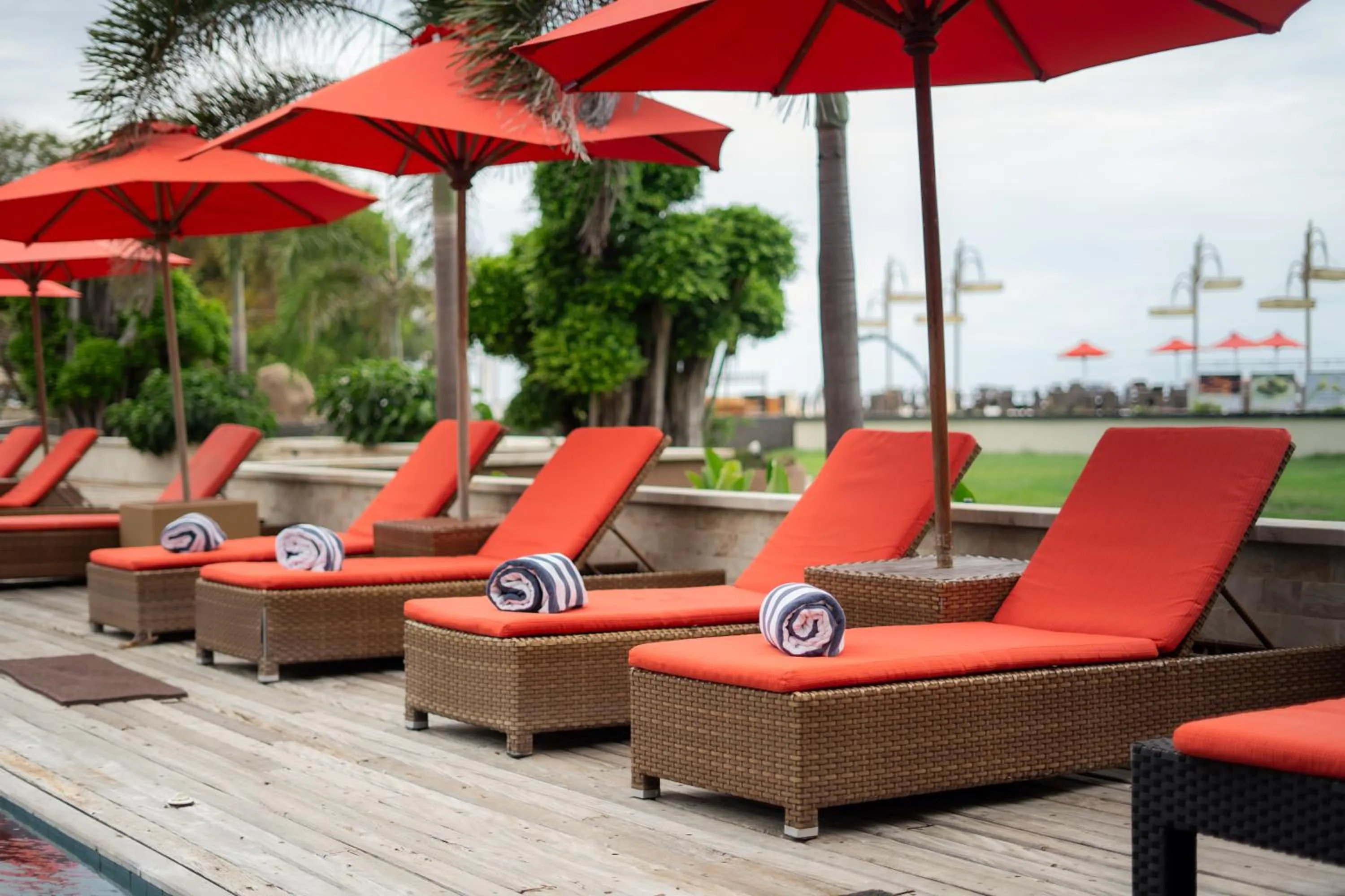 Swimming pool in Ombak Sunset