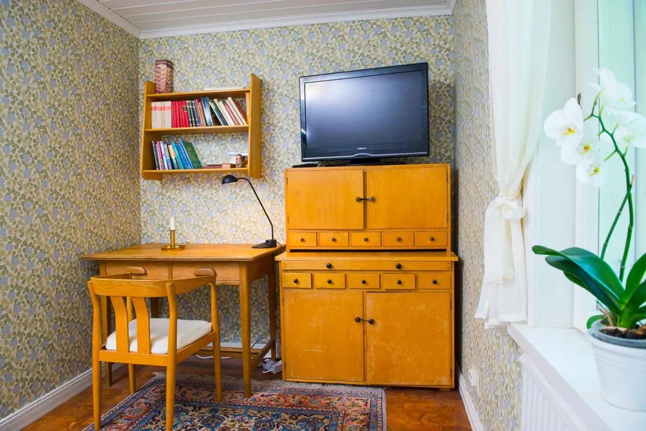 Photo of the whole room in Koivulan Kartano