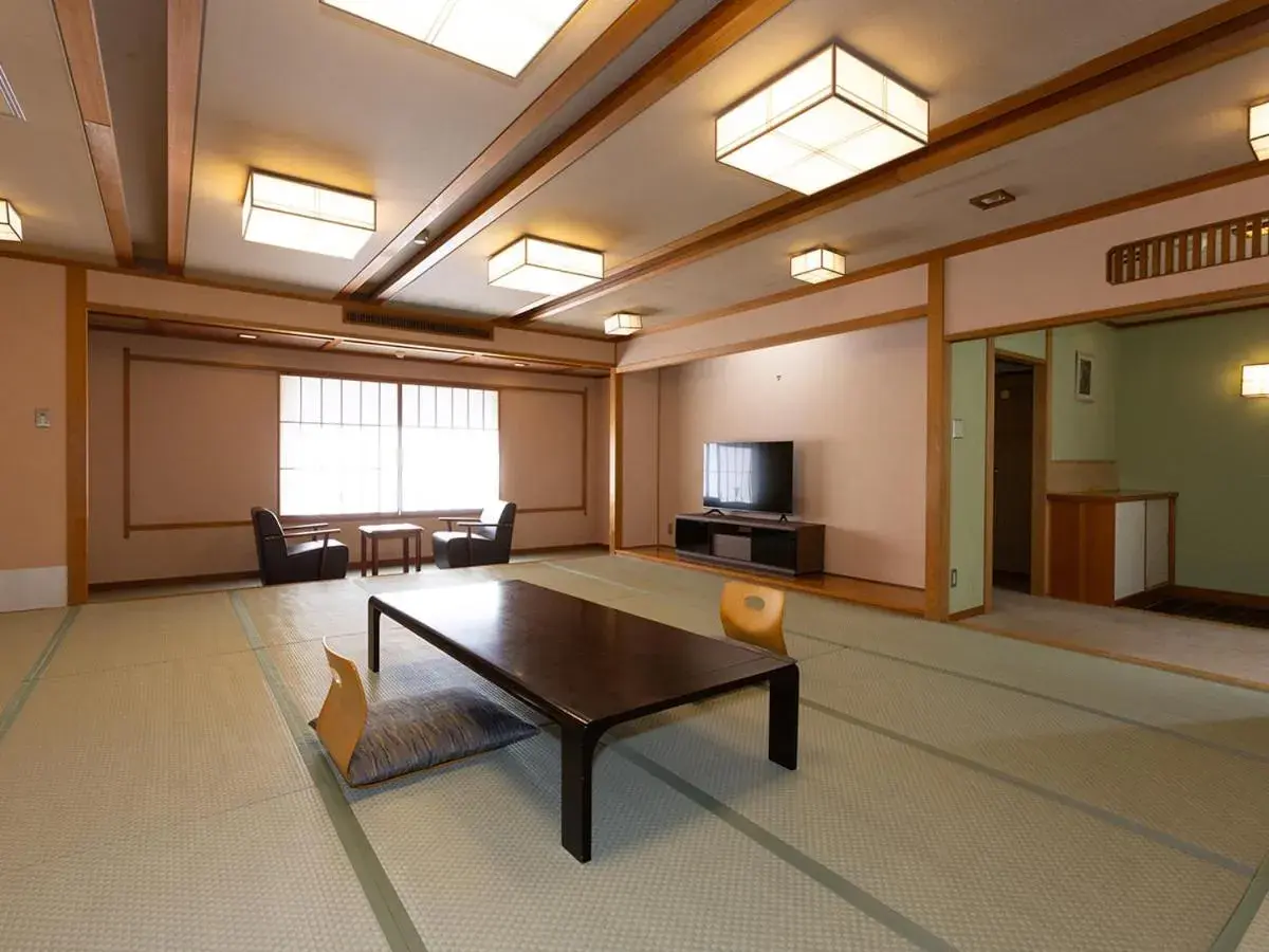 Family Room in Izu Nagaoka Kinjokan Family Room in Izu Nagaoka Kinjokan