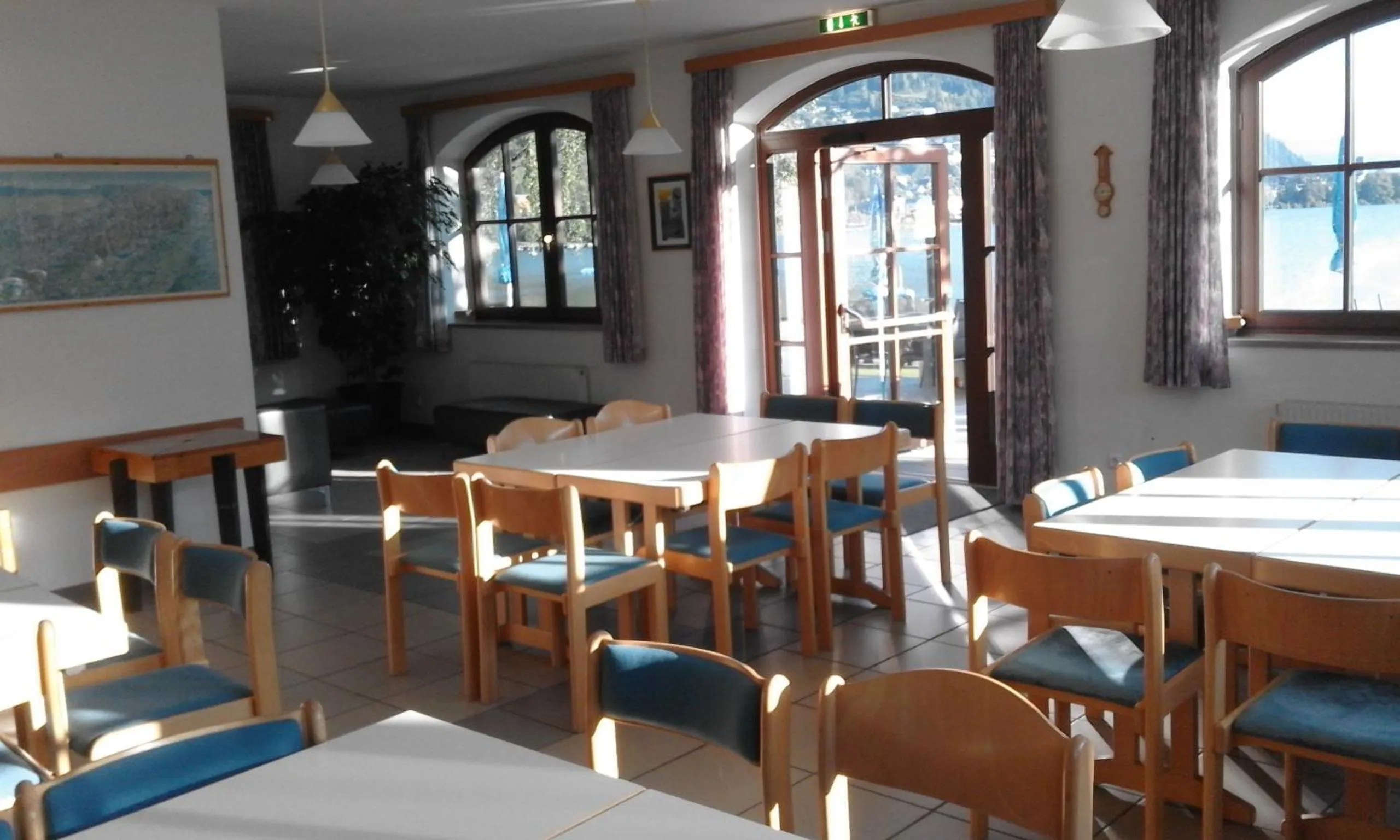 Communal lounge/ TV room in Junges Hotel Zell am See