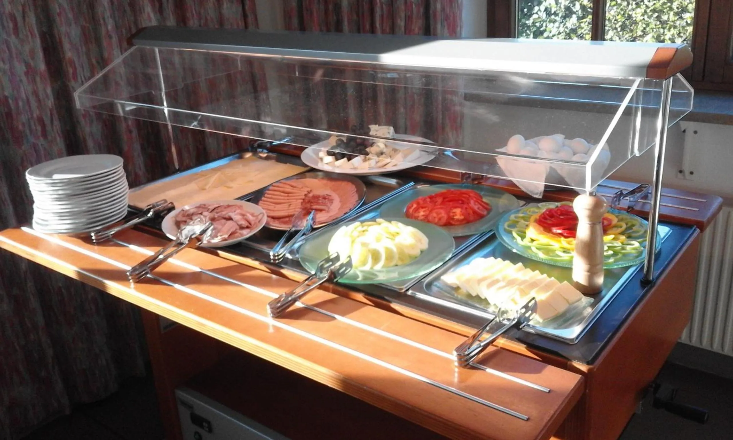 Buffet breakfast in Junges Hotel Zell am See