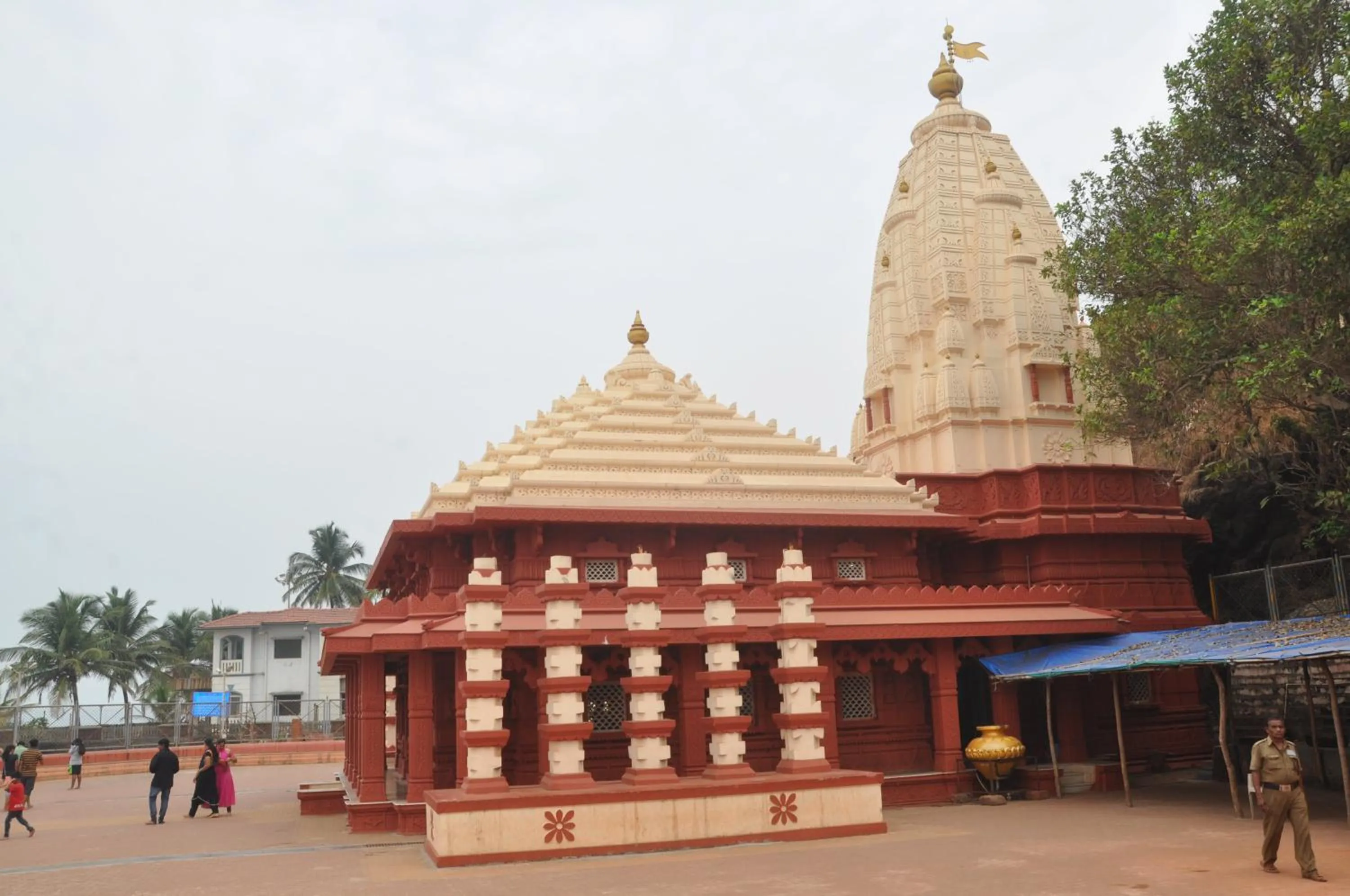 Property building in Hotel Grand Ganesha