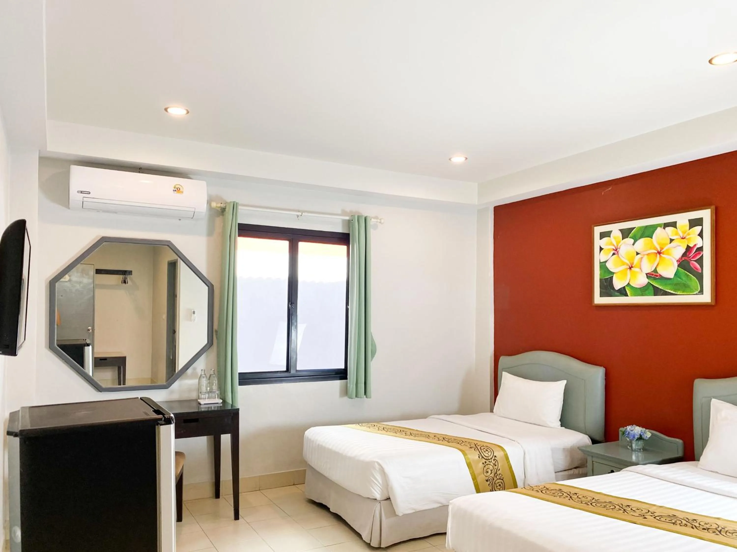 Bedroom, Bed in The Corner