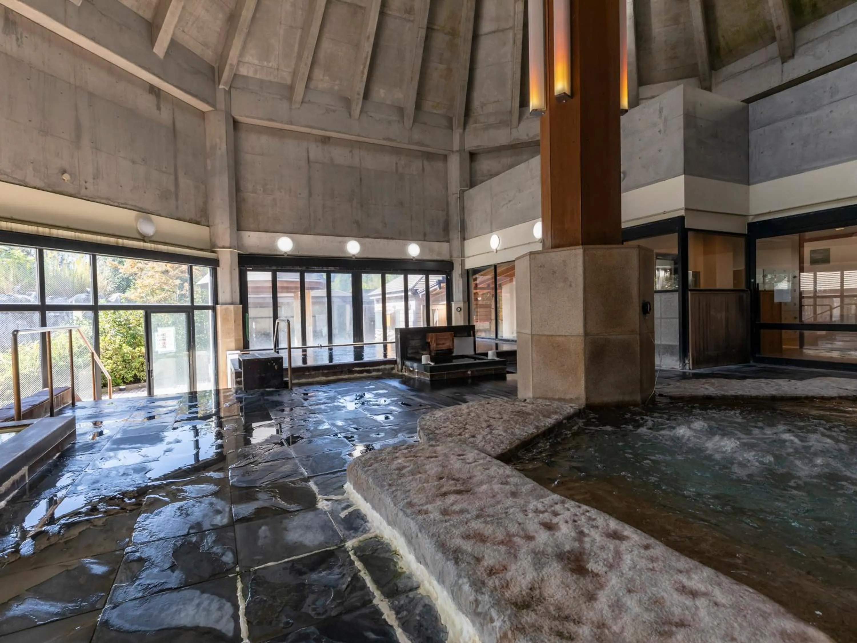 Public Bath in Tennenonsen Harunonoyu