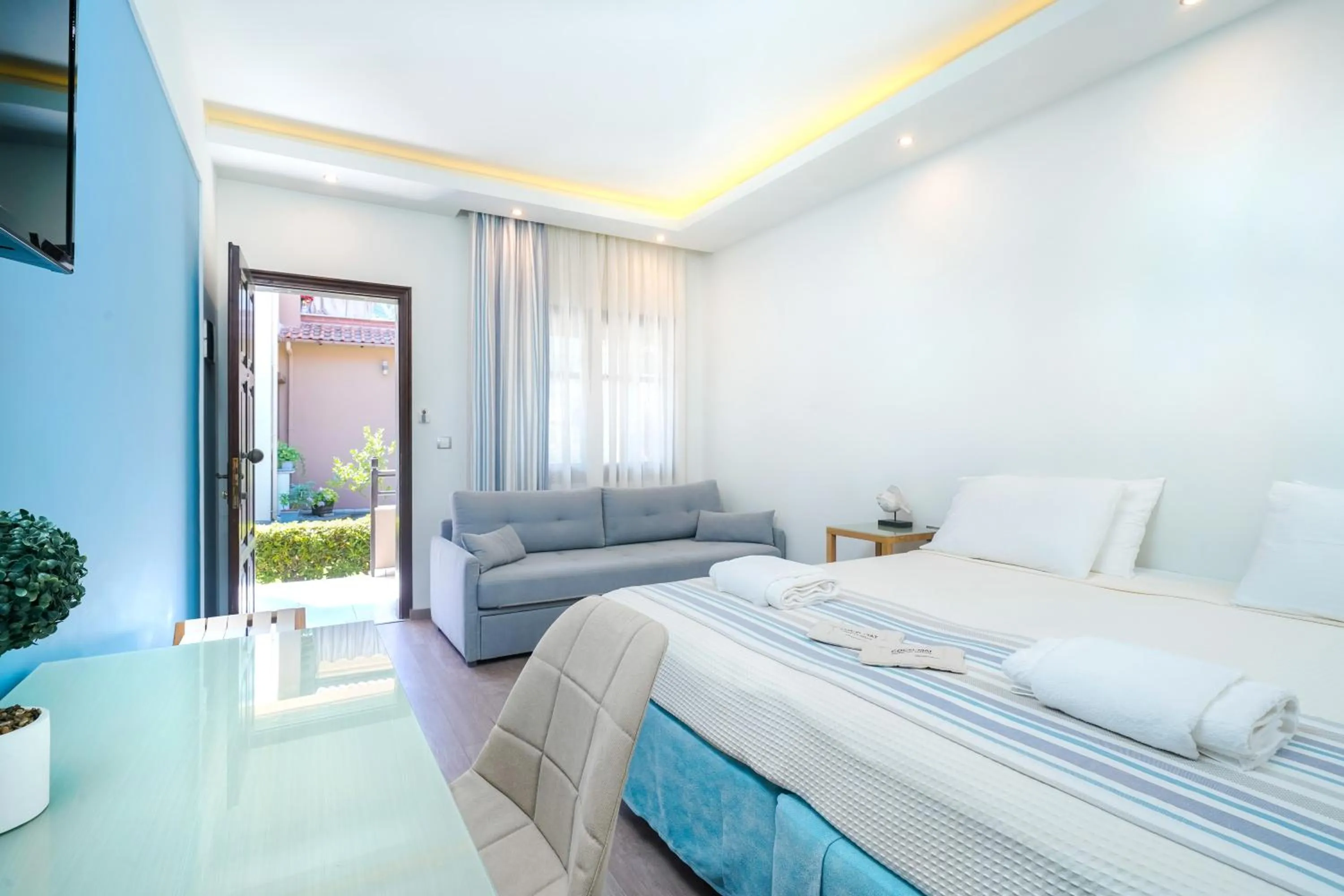 View (from property/room), Bed in Kamelia & Semeli Hotel