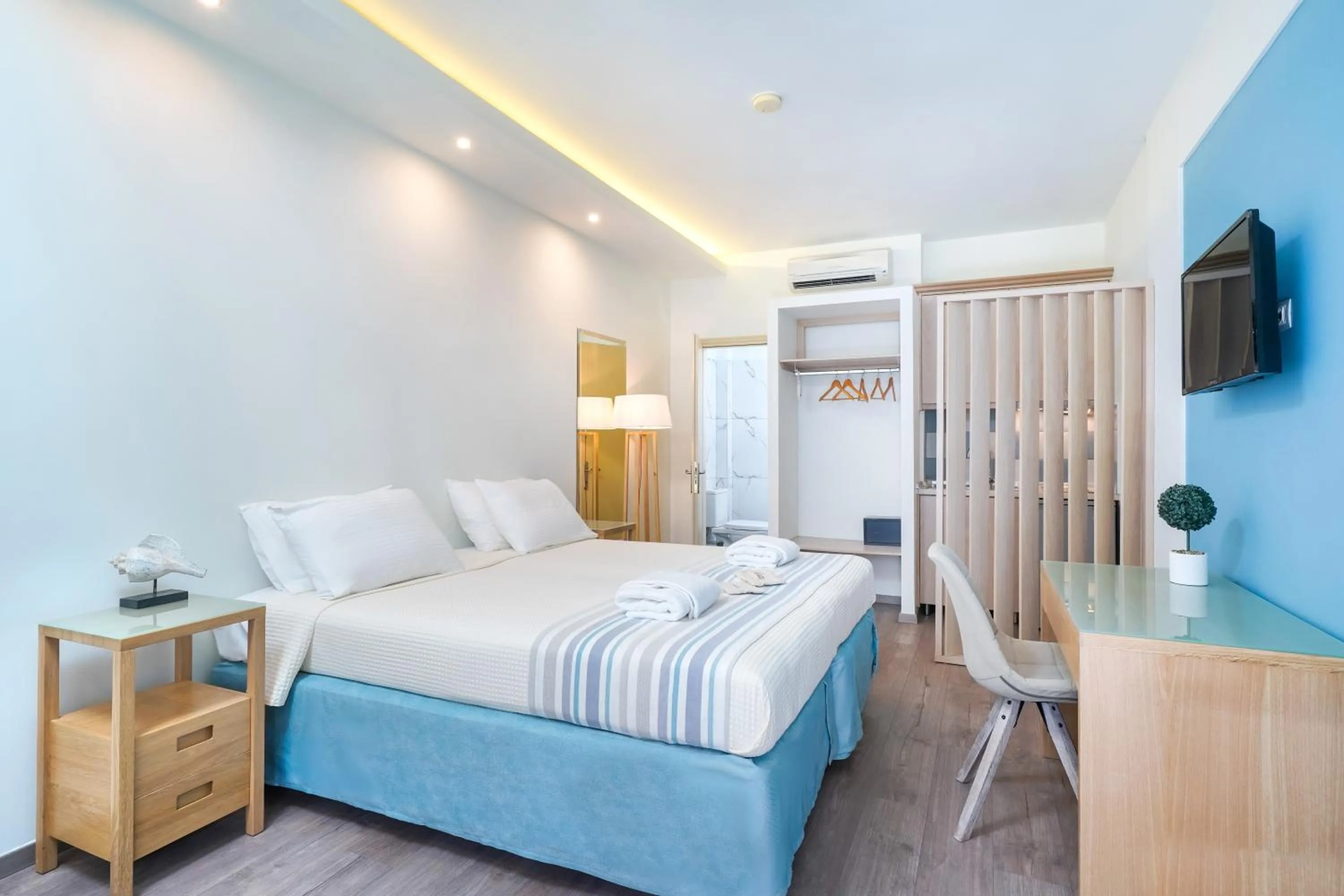 Photo of the whole room, Bed in Kamelia & Semeli Hotel