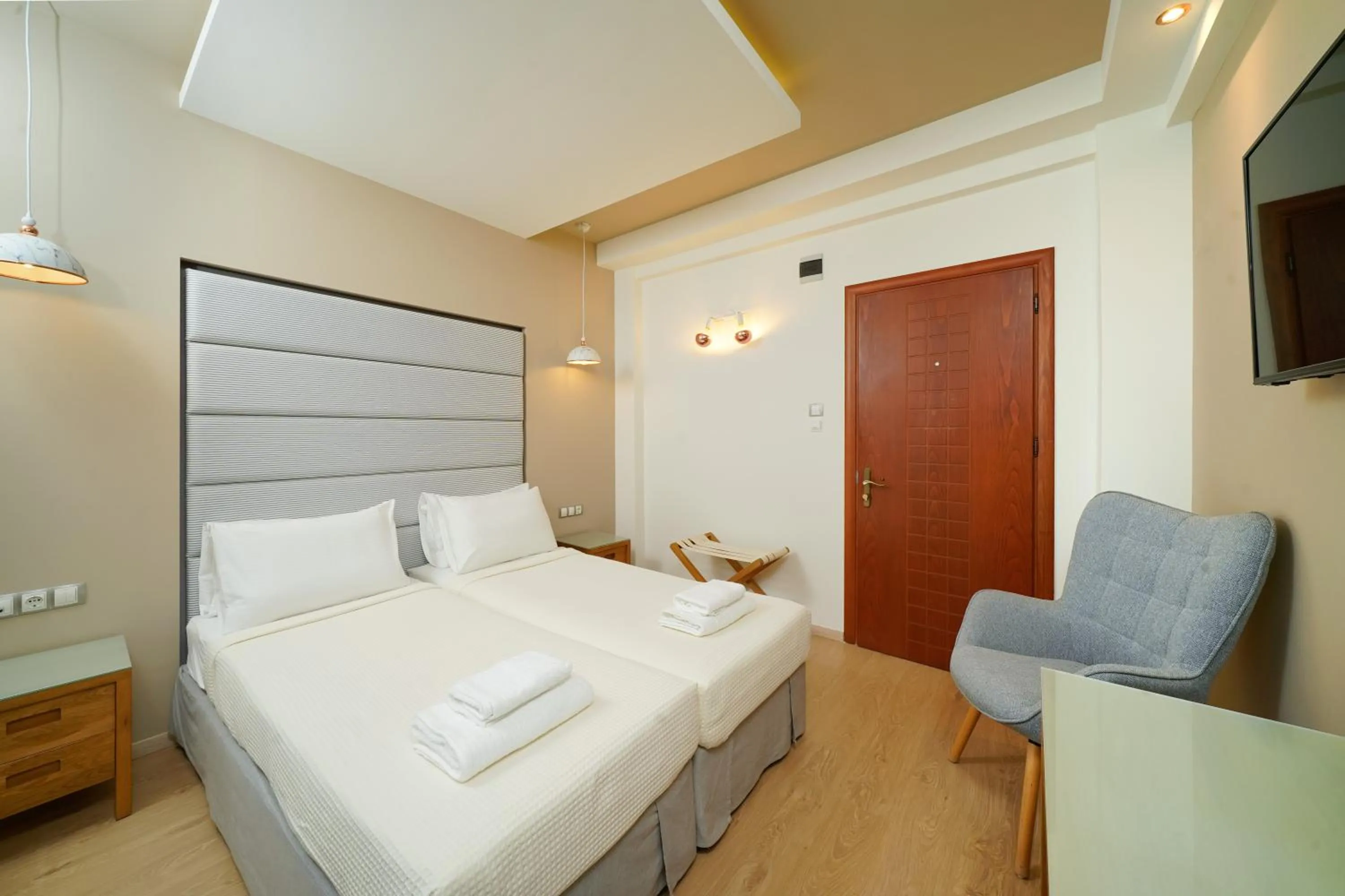 Bedroom, Bed in Kamelia & Semeli Hotel