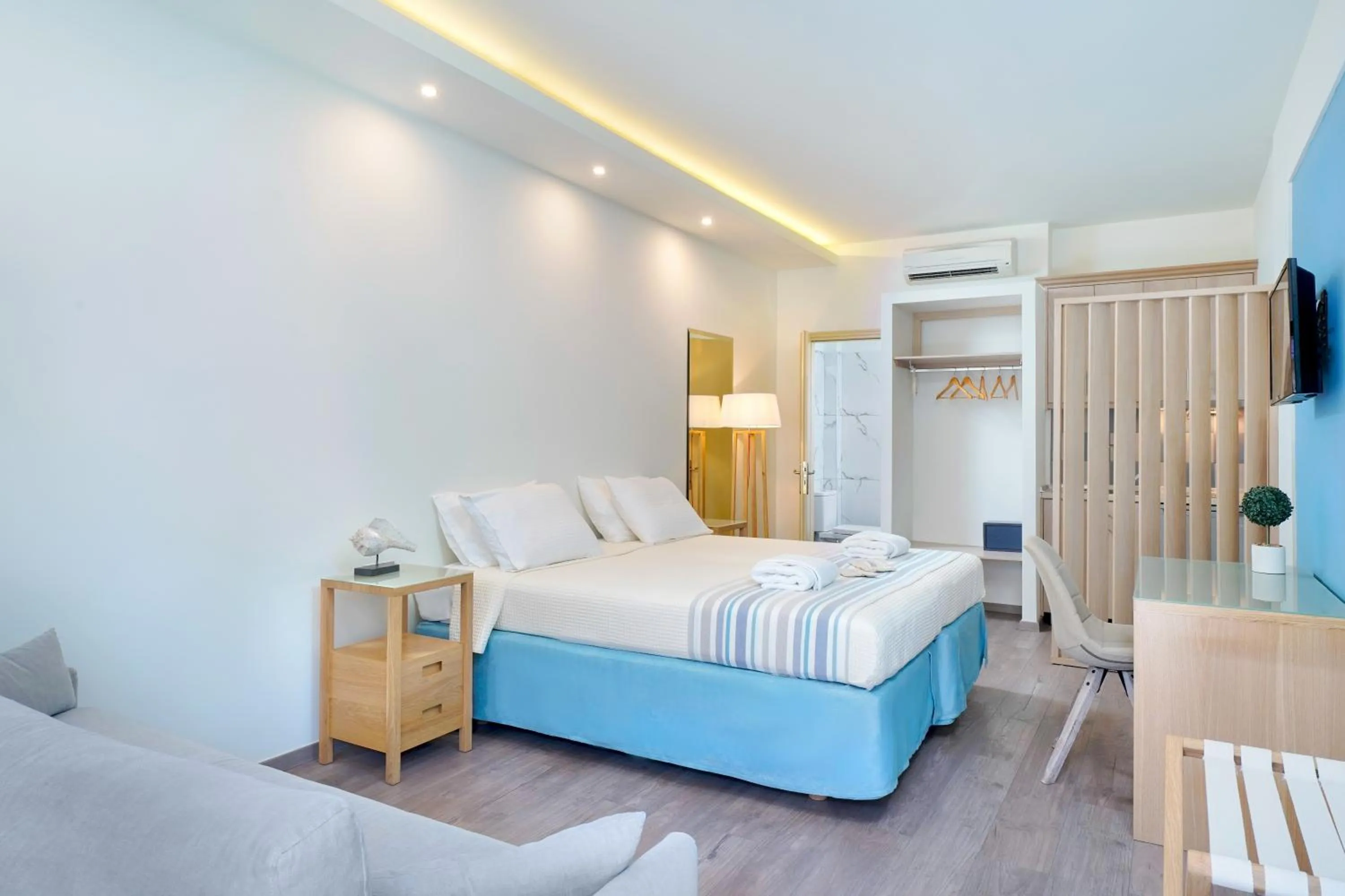 Bed in Kamelia & Semeli Hotel