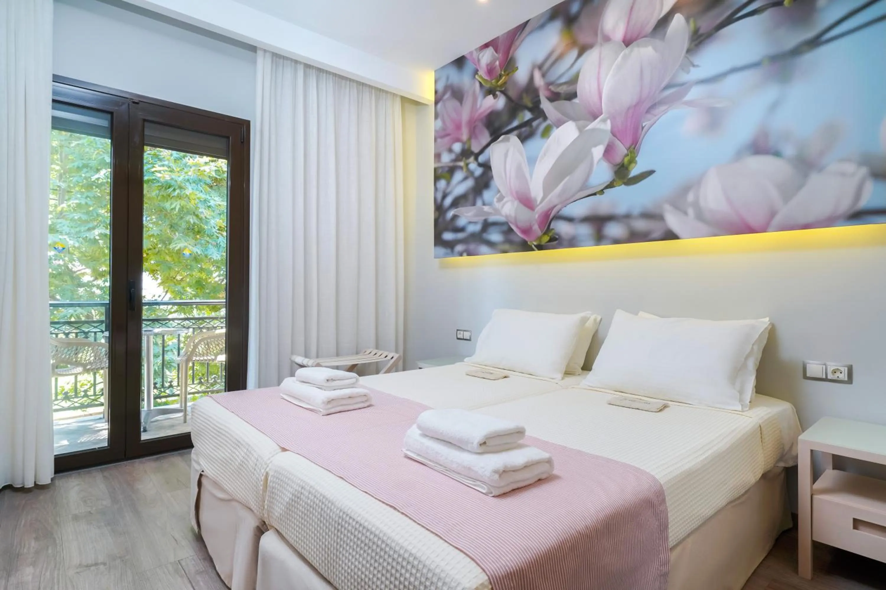 Bedroom, Bed in Kamelia & Semeli Hotel