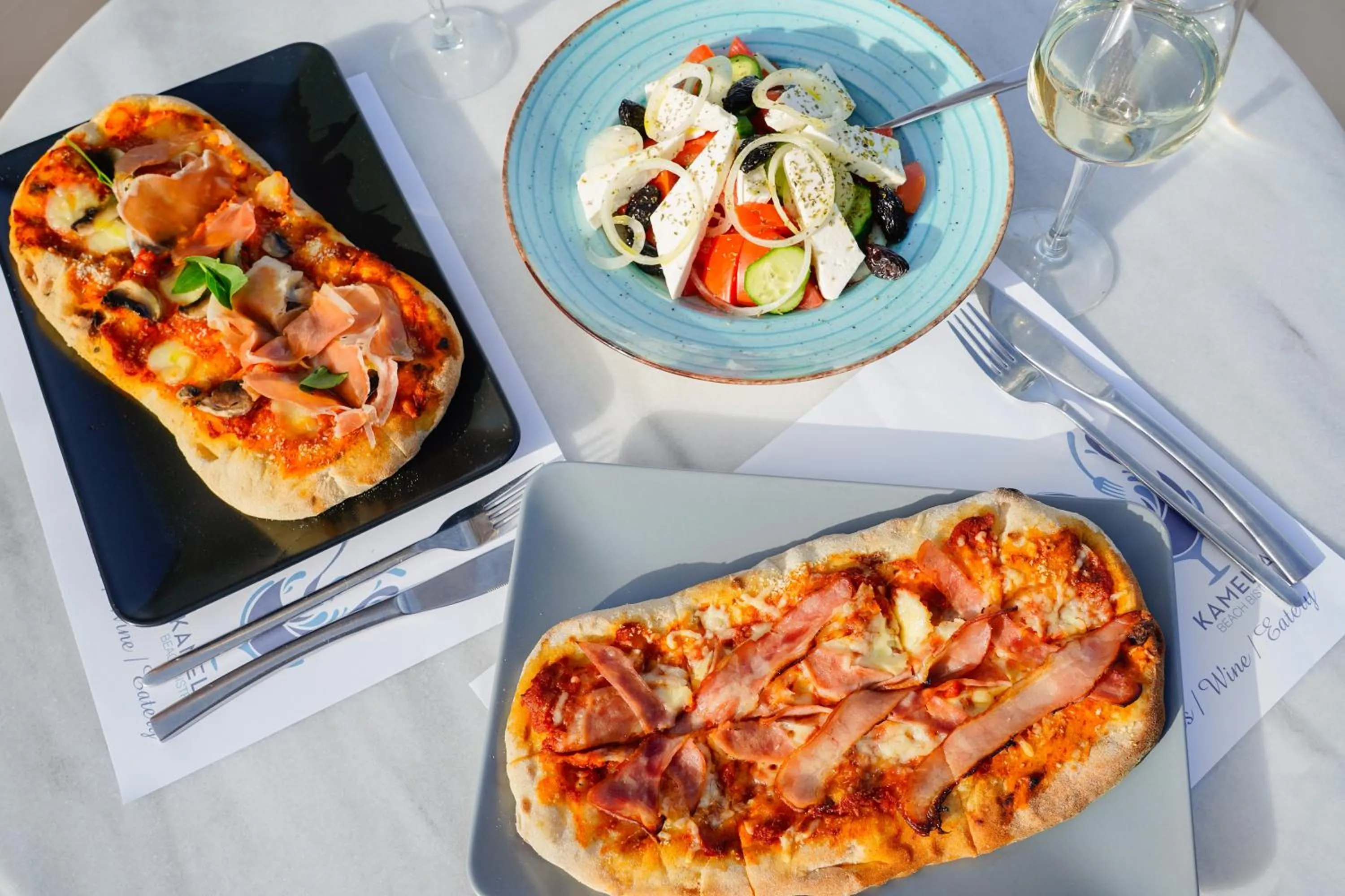 Restaurant/places to eat in Kamelia & Semeli Hotel