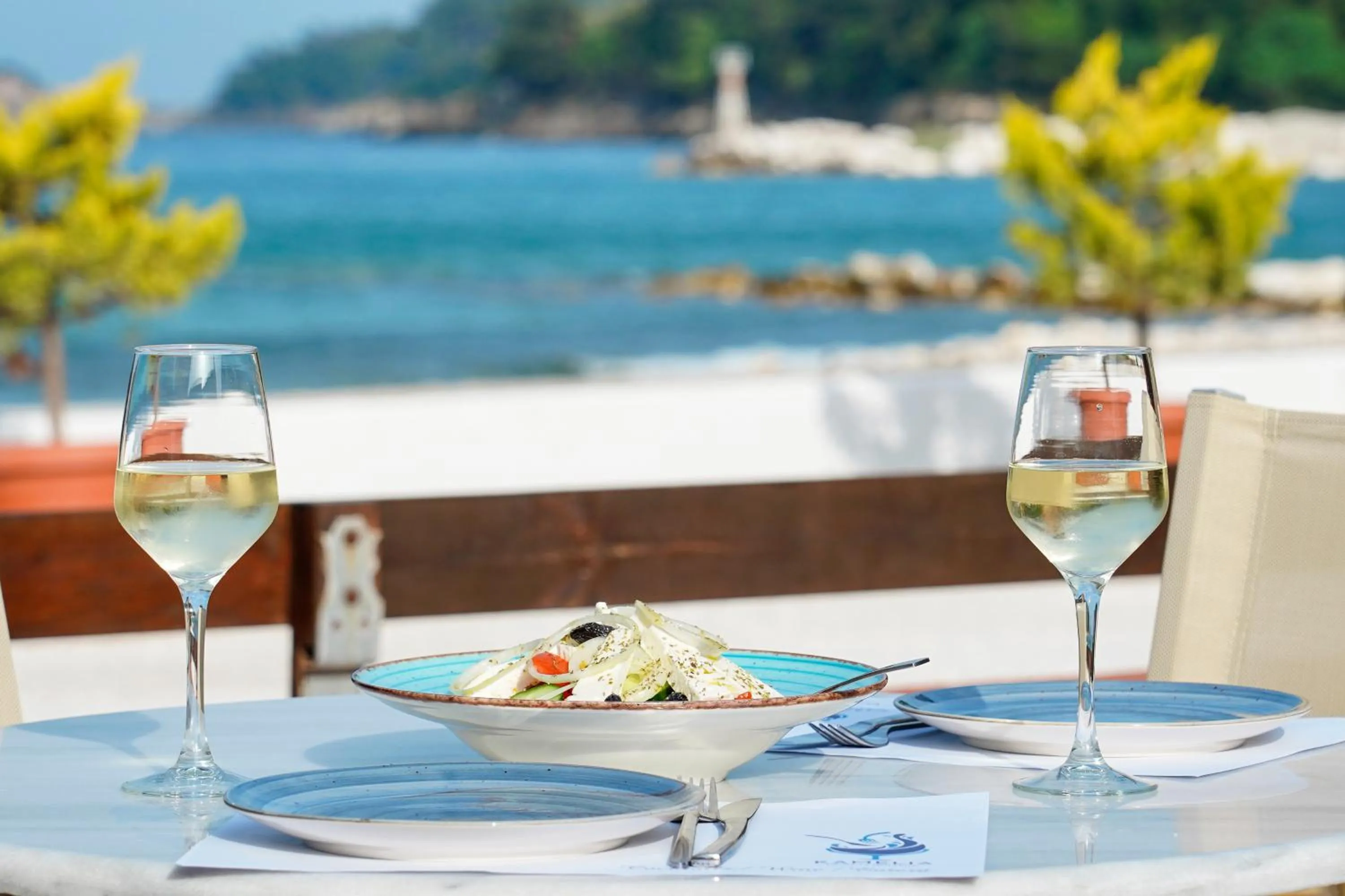 Food and drinks in Kamelia & Semeli Hotel