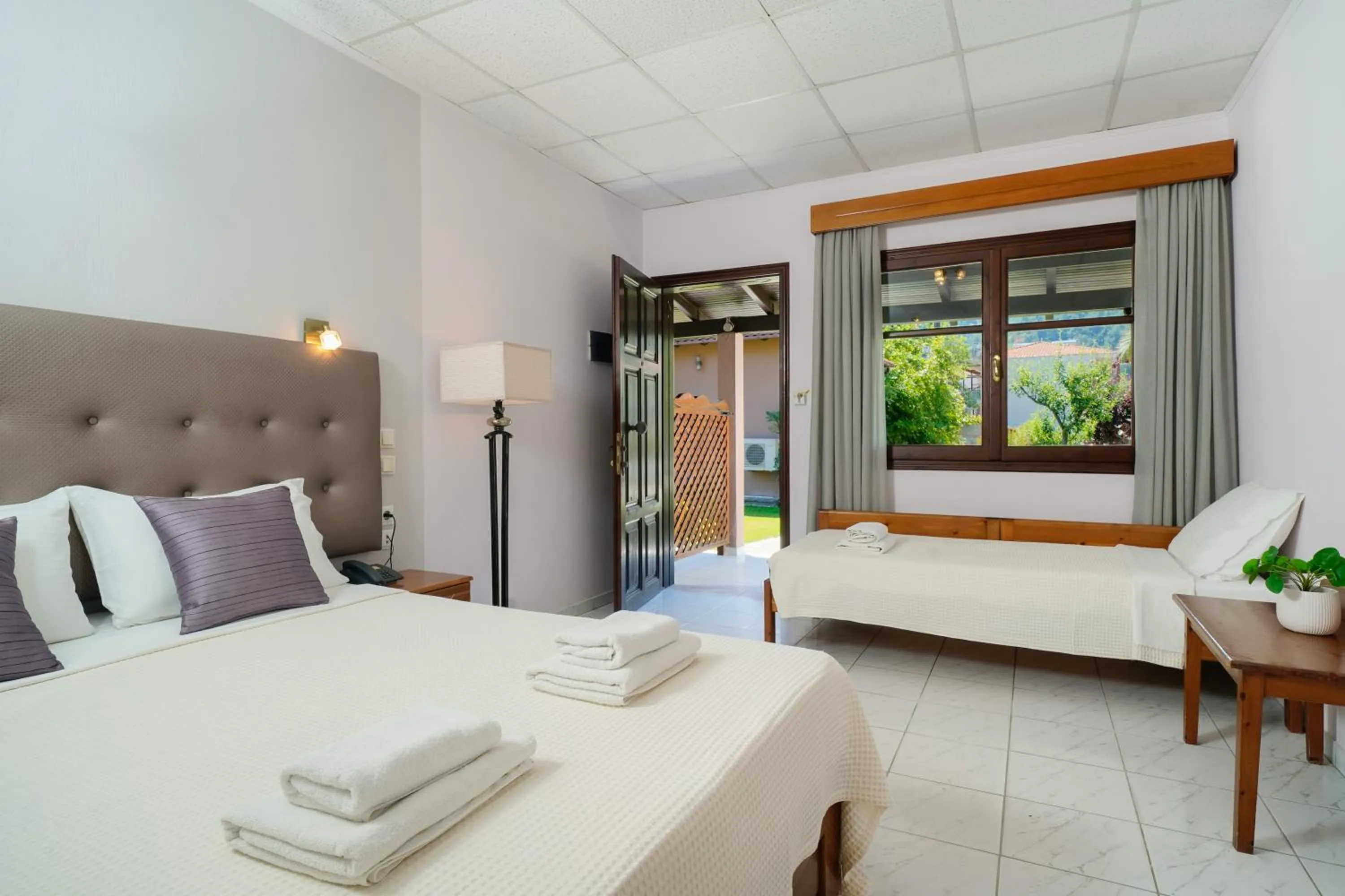 Bed in Kamelia & Semeli Hotel