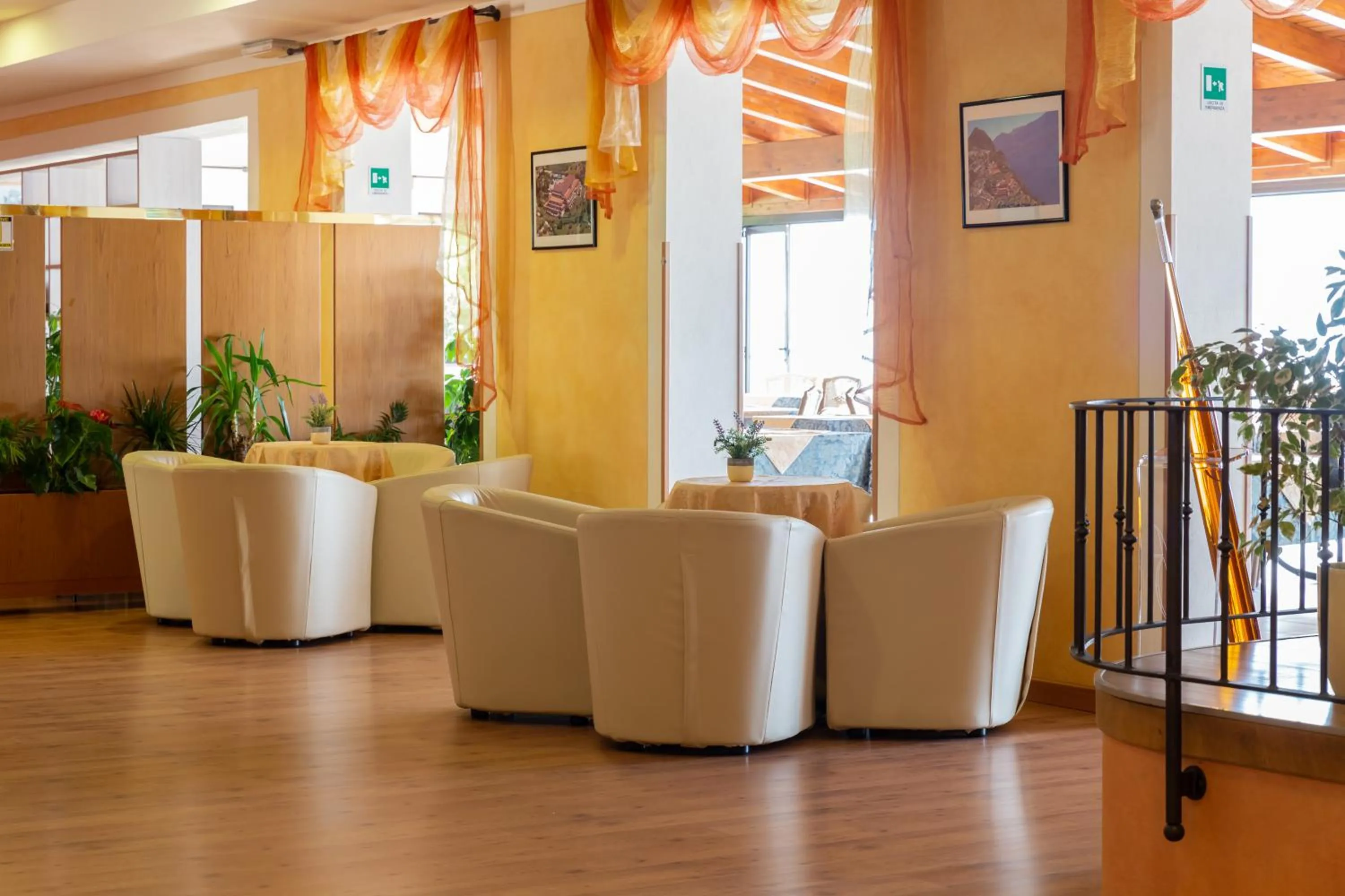 Communal lounge/ TV room in Park Hotel Zanzanù