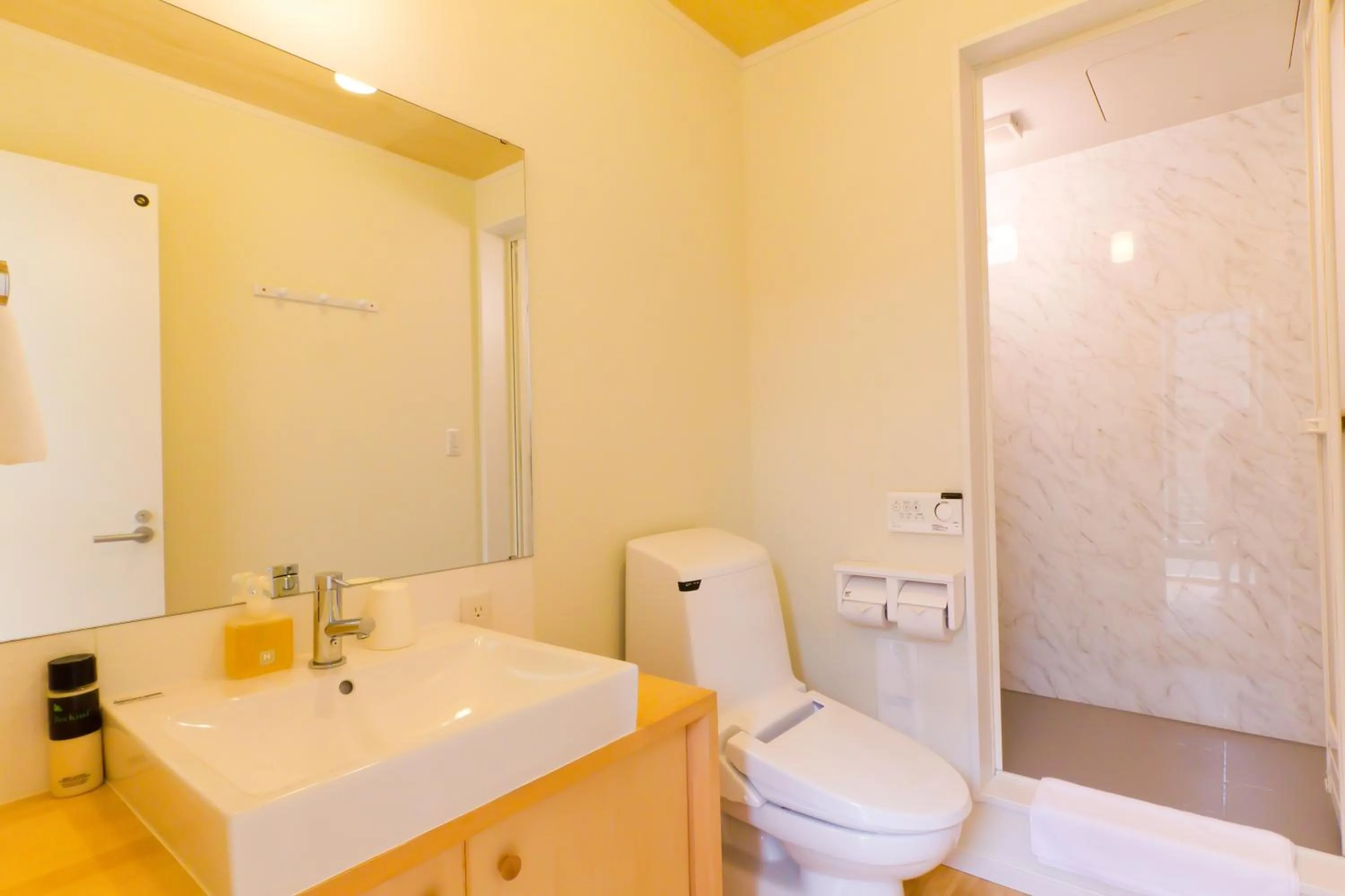 Shower in Gakuto Villas