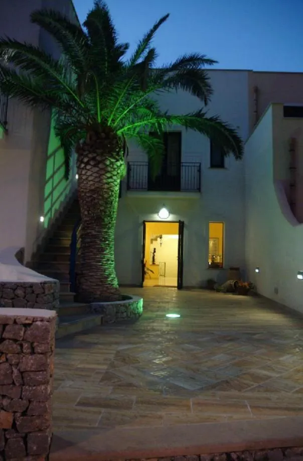 Facade/entrance in Torre Salina