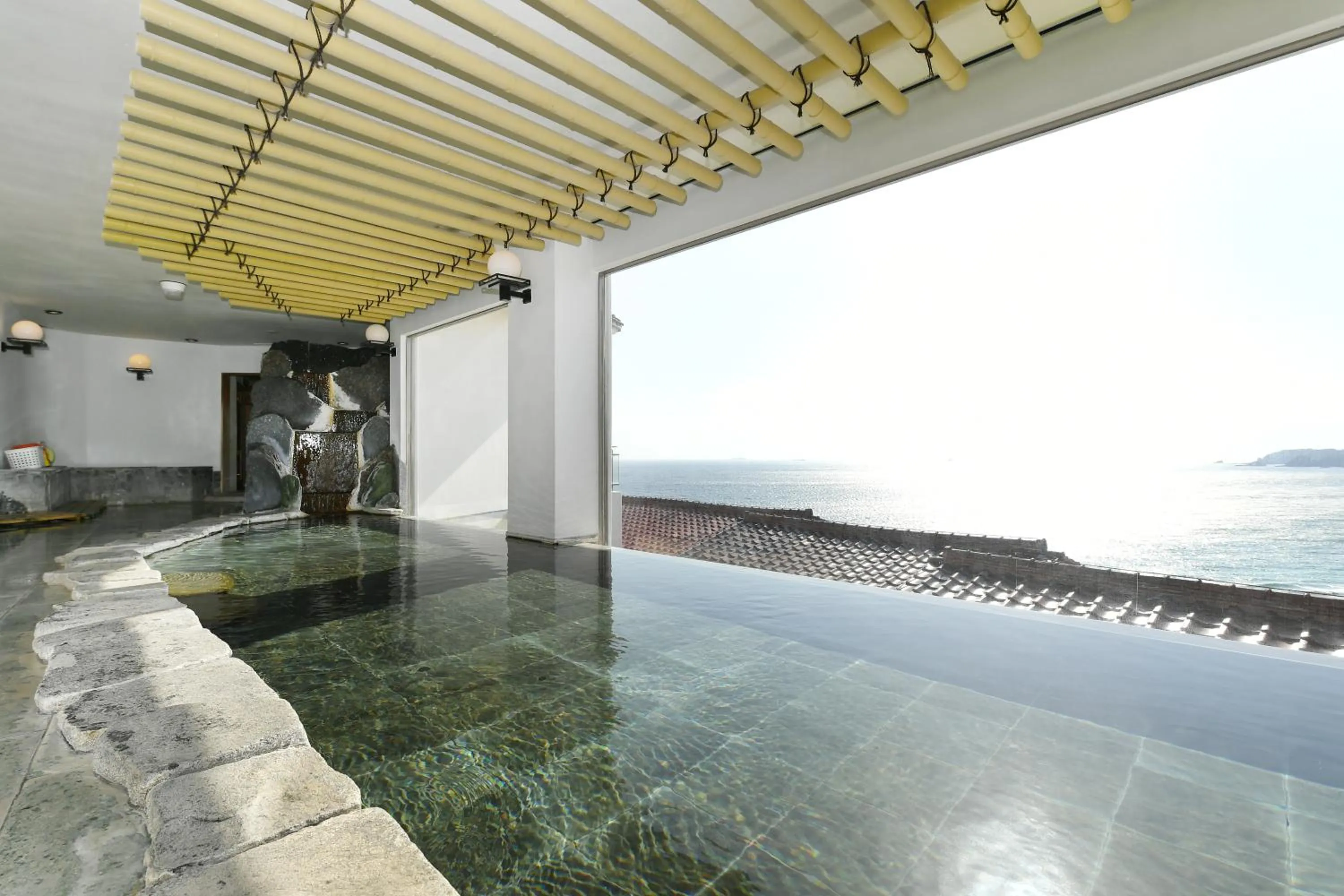 Hot Spring Bath in Shimoda Yamatokan