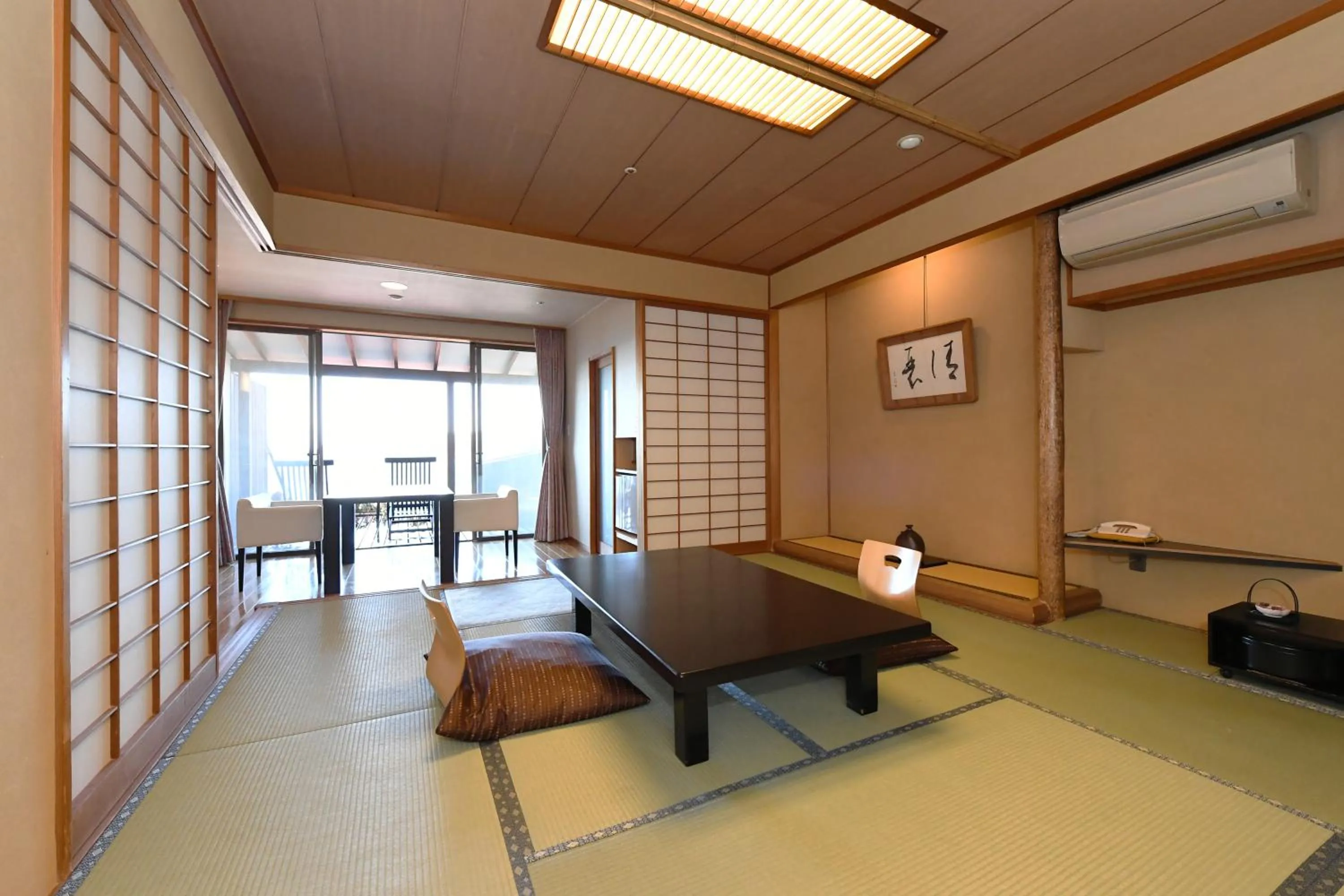 Photo of the whole room in Shimoda Yamatokan