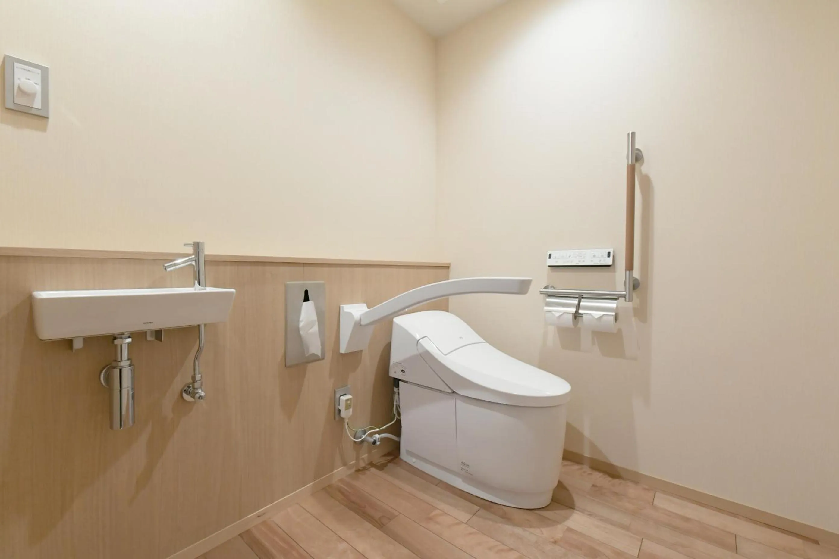 Toilet in Shimoda Yamatokan