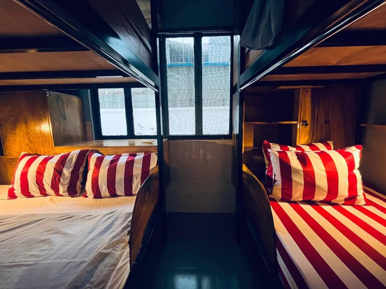 Property building, Bed in Por Chey