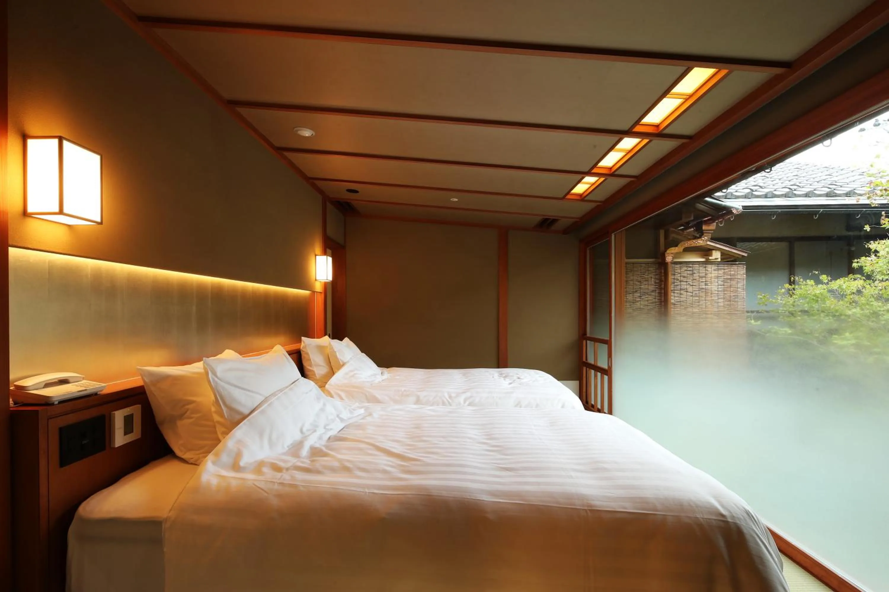 Bedroom, Bed in Nishimuraya Honkan