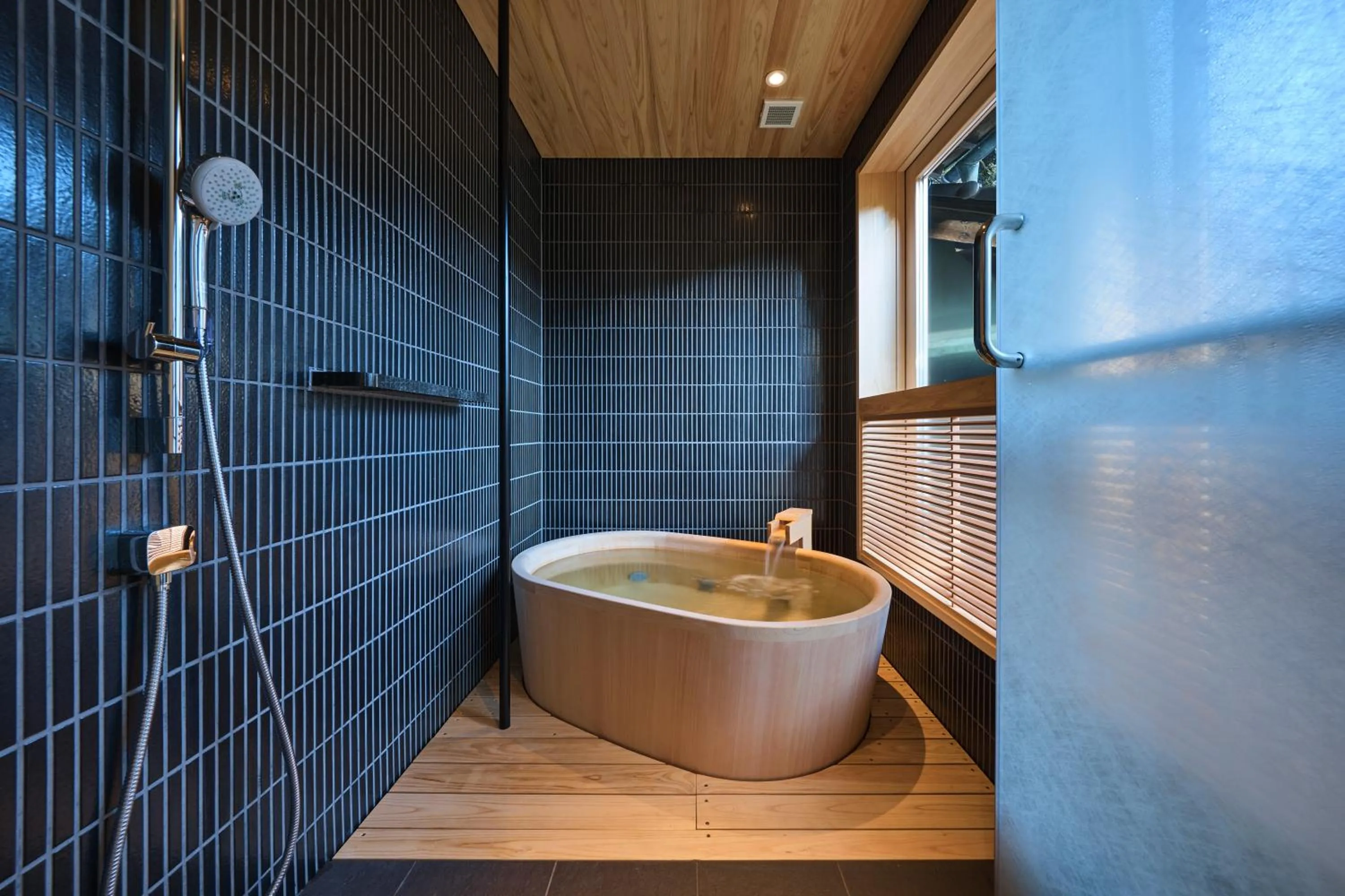 Bathroom in Nishimuraya Honkan