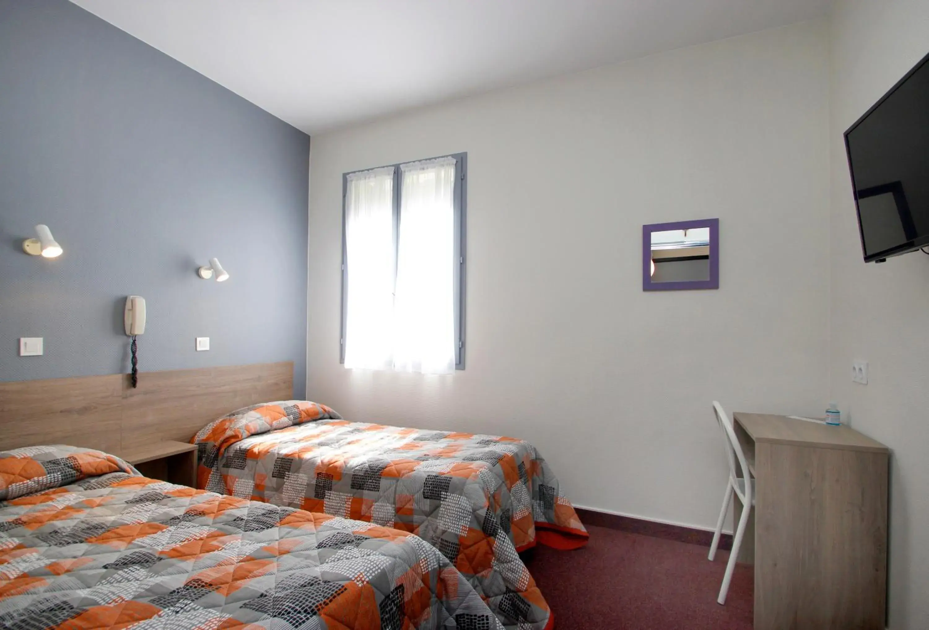 Double Room in Hôtel Montfort Double Room in Hôtel Montfort