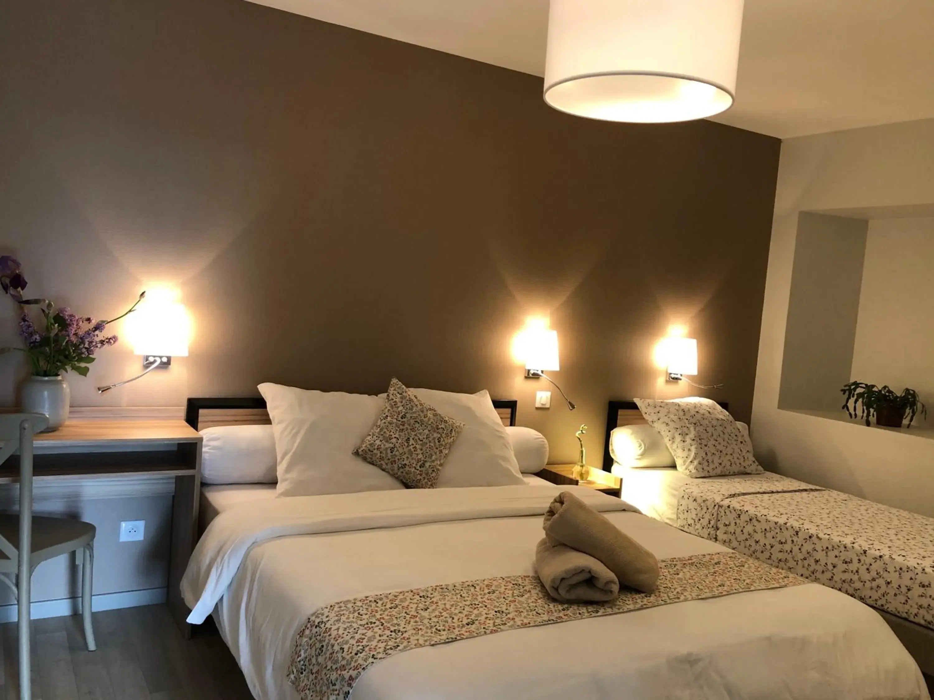 Triple Room - Disability Access in Auberge du Cezallier Triple Room - Disability Access in Auberge du Cezallier