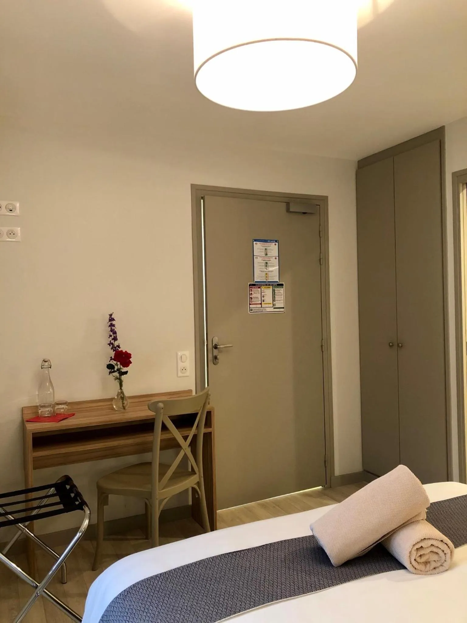 Bed in Auberge du Cezallier