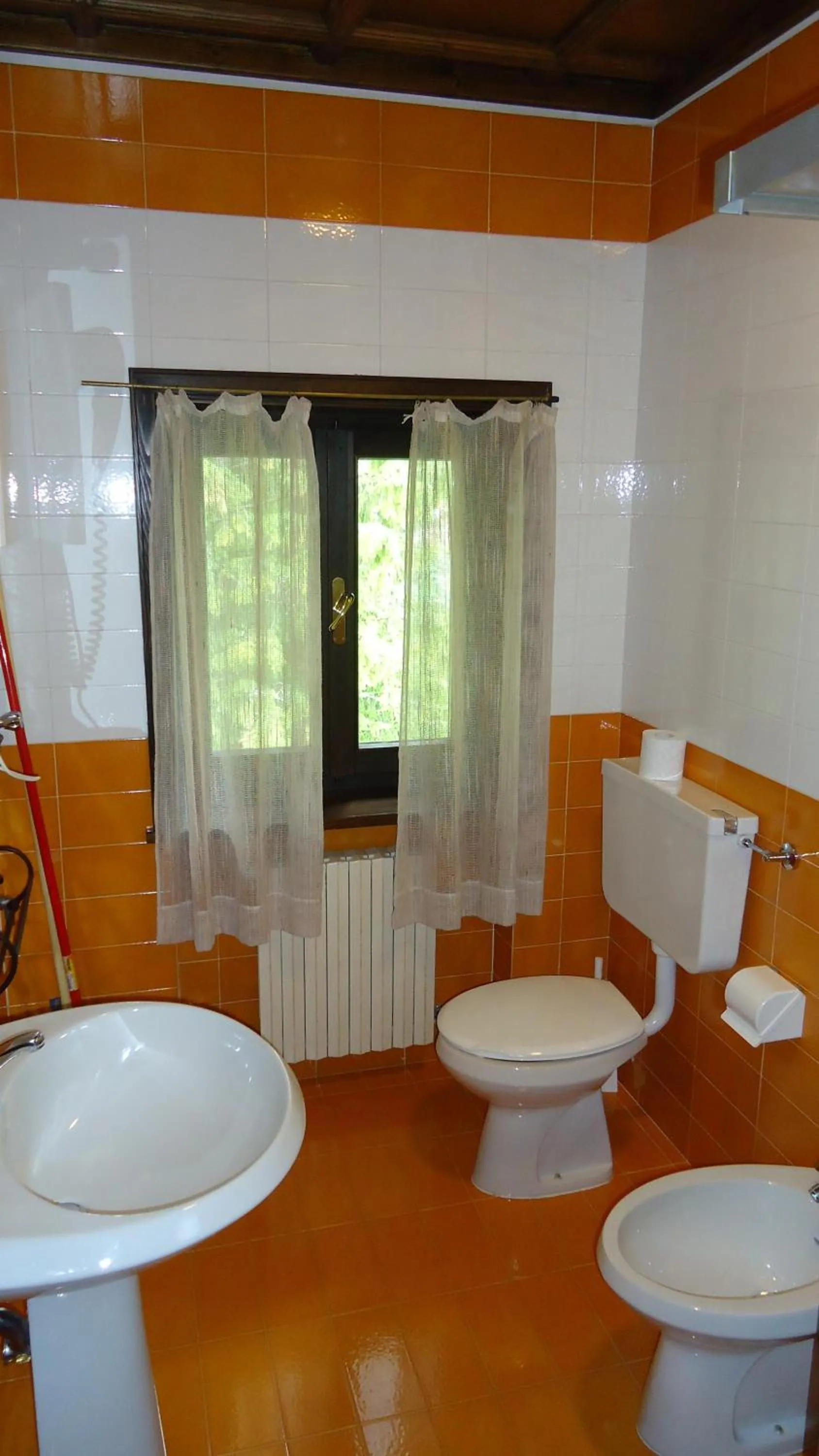 Bathroom in Residence Regina Delle Dolomiti