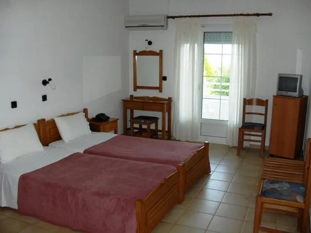 Bedroom, Bed in Achillion Hotel