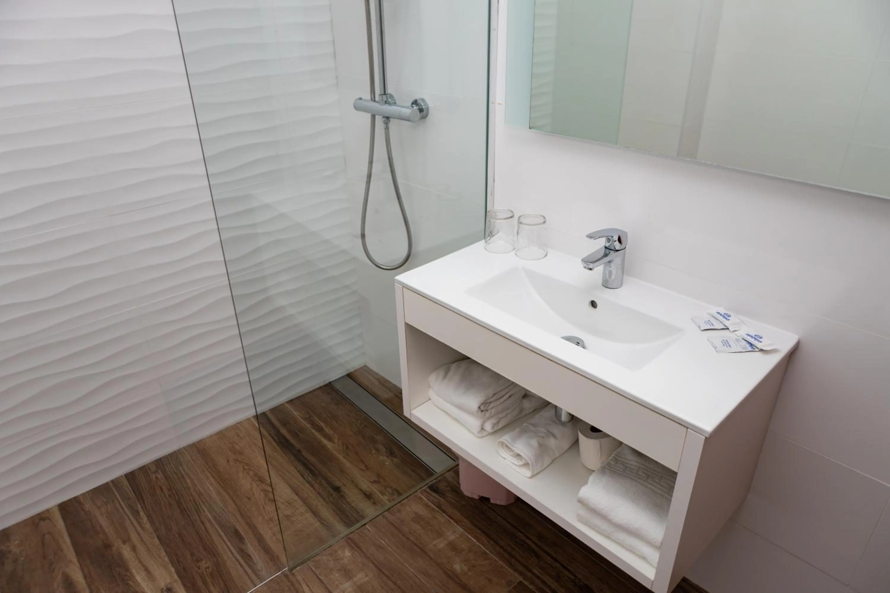 Bathroom in Hotel Haromar