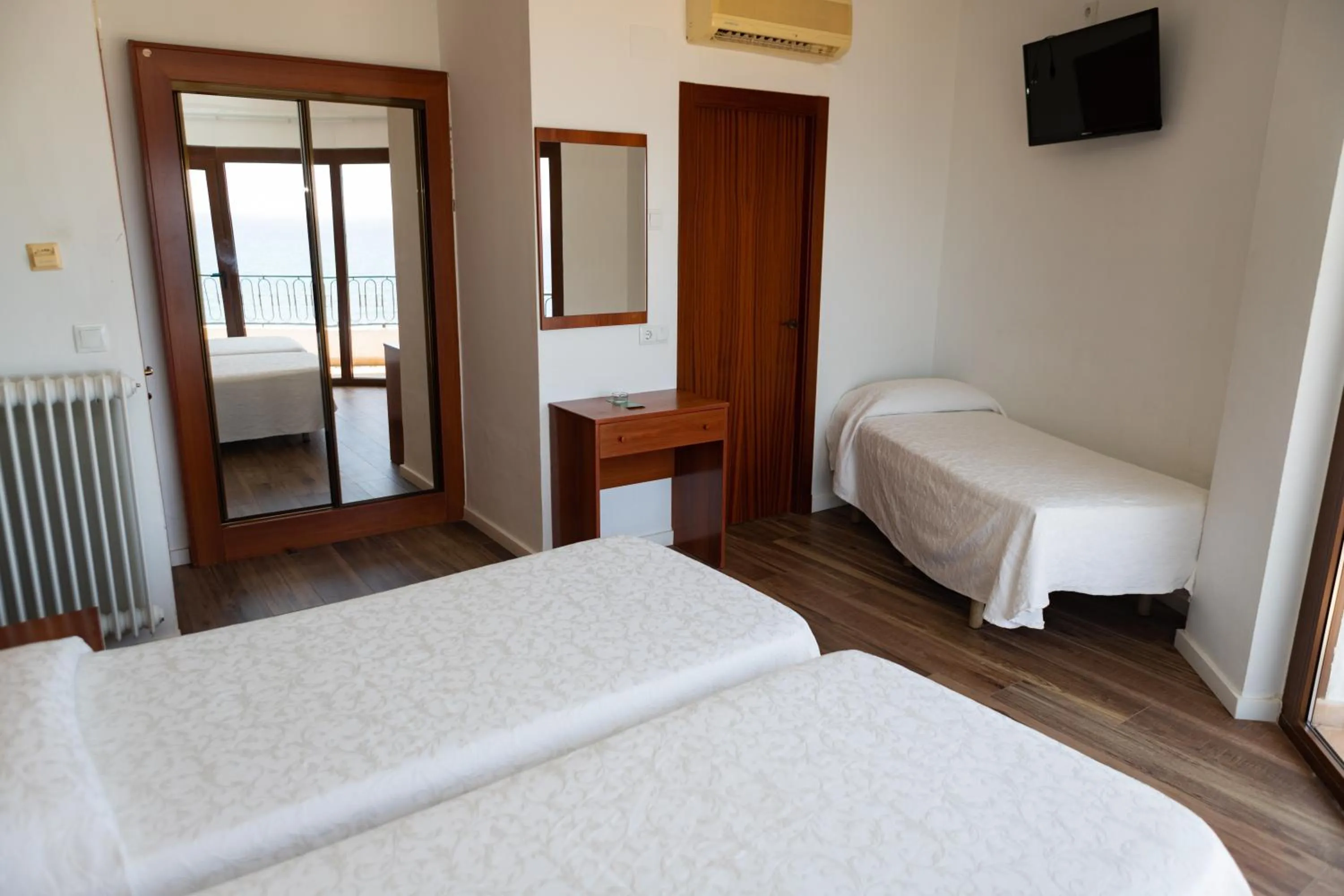 Photo of the whole room, Bed in Hotel Haromar