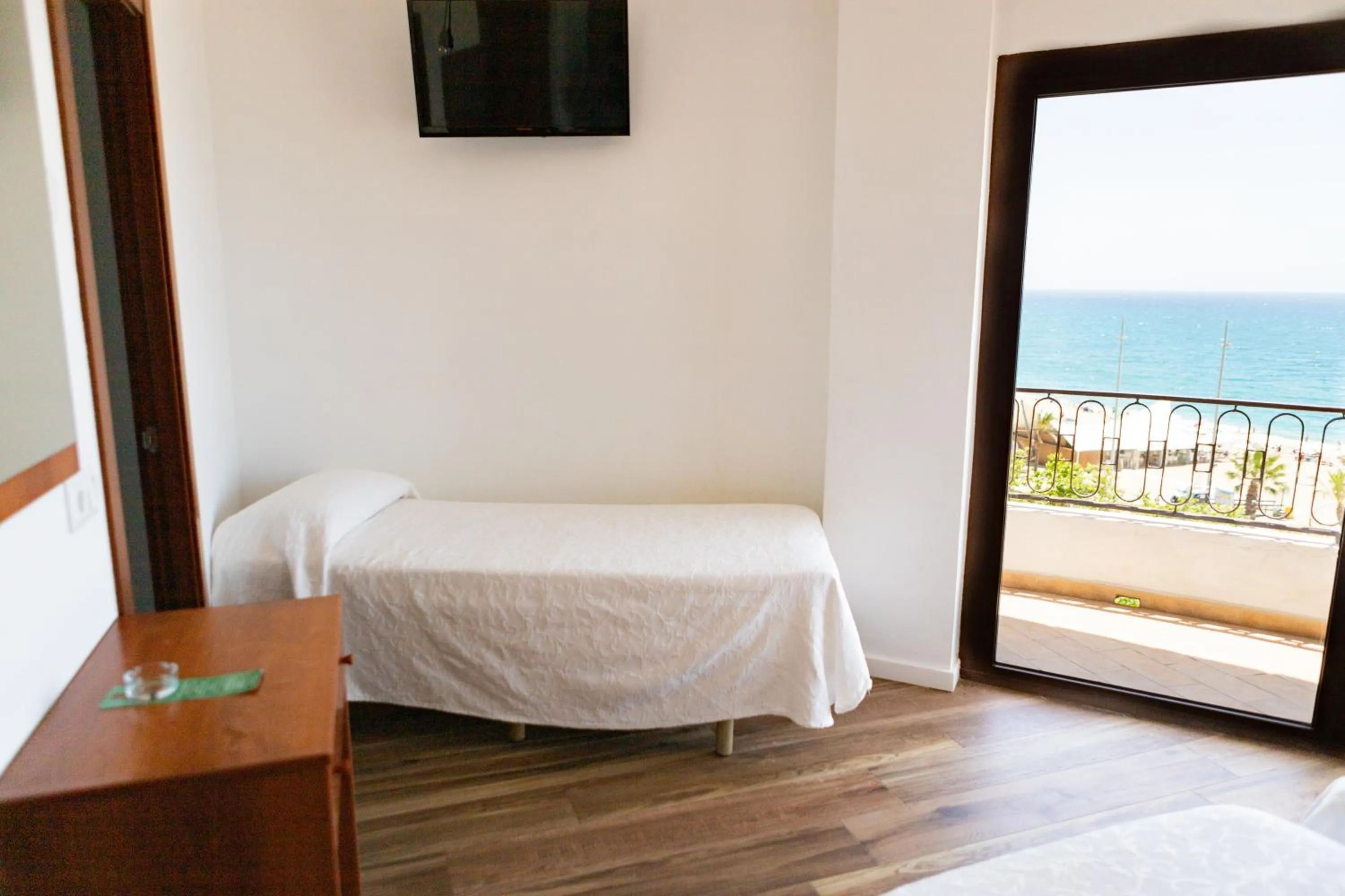 Bed in Hotel Haromar