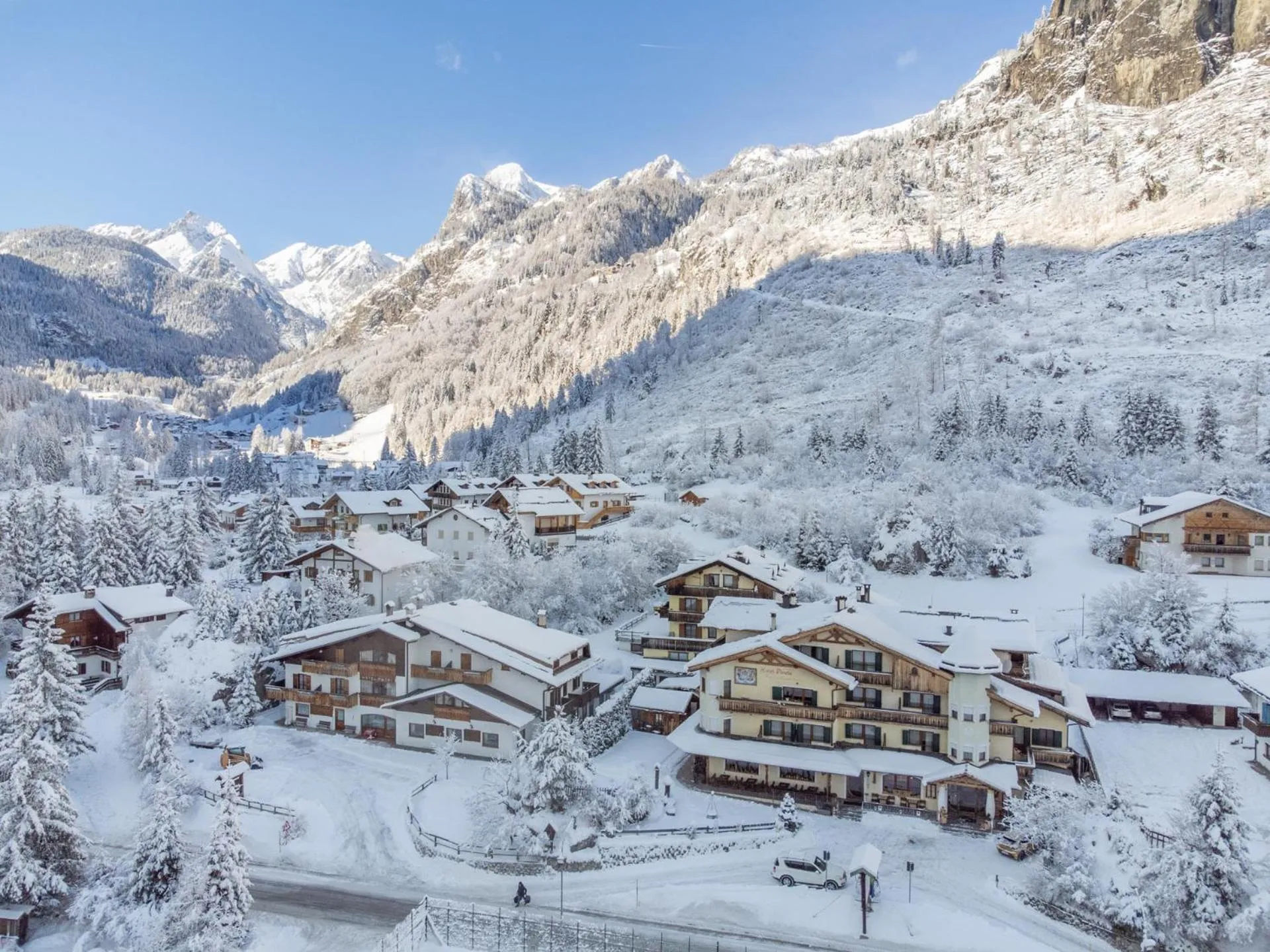 Property building in Pineta Pastry Hotel