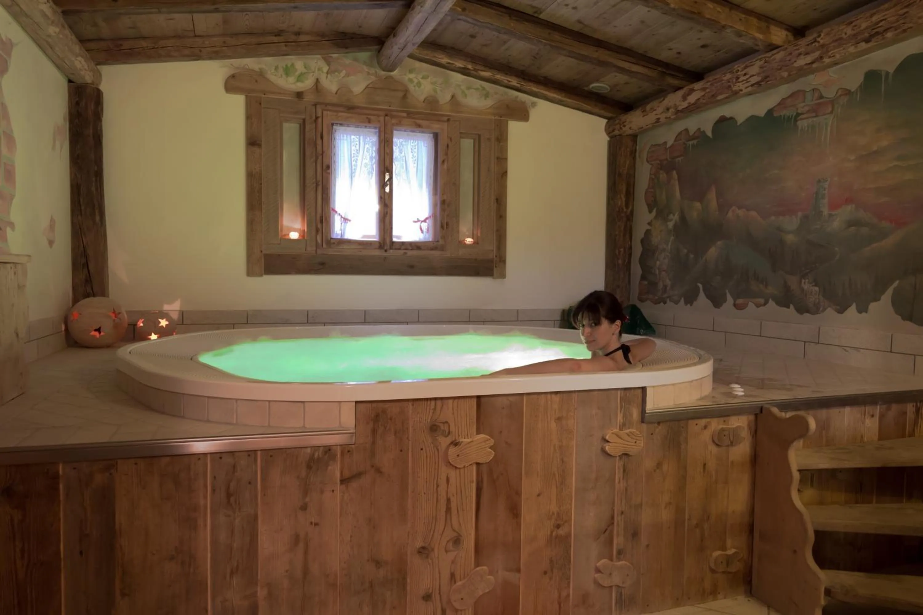 Hot Tub in Pineta Pastry Hotel