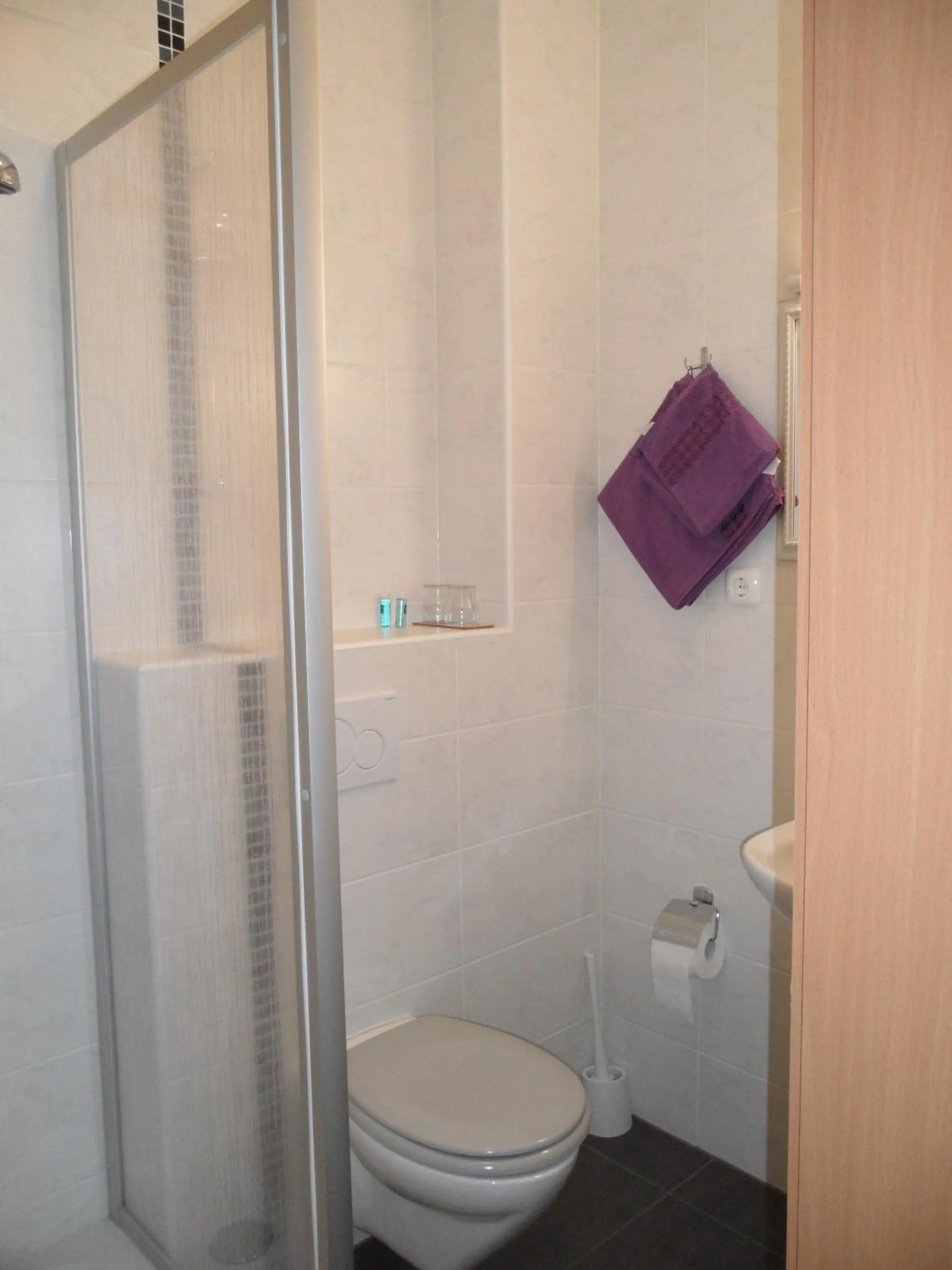 Toilet in Garni Hotel Post