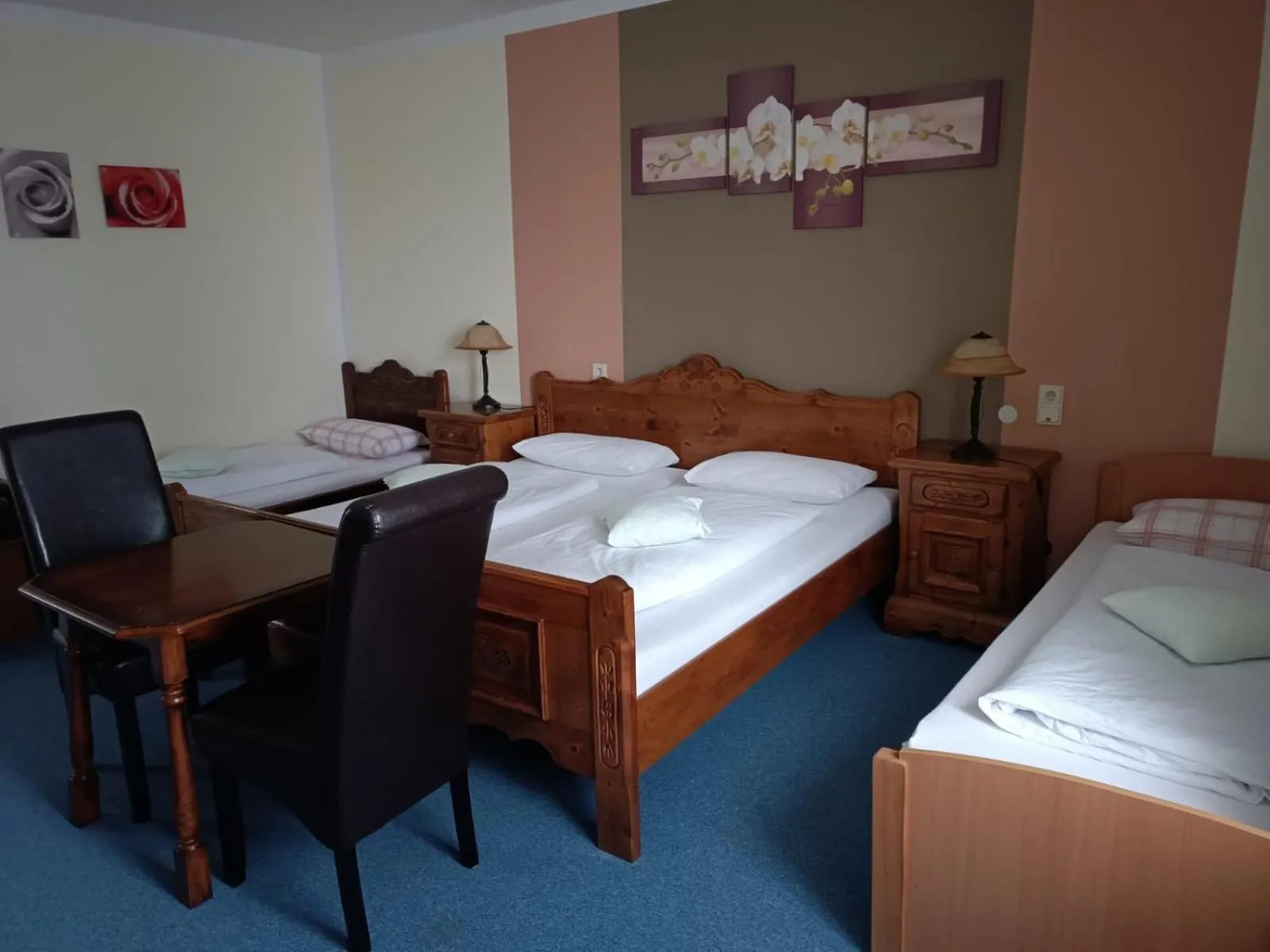 Bed in Garni Hotel Post