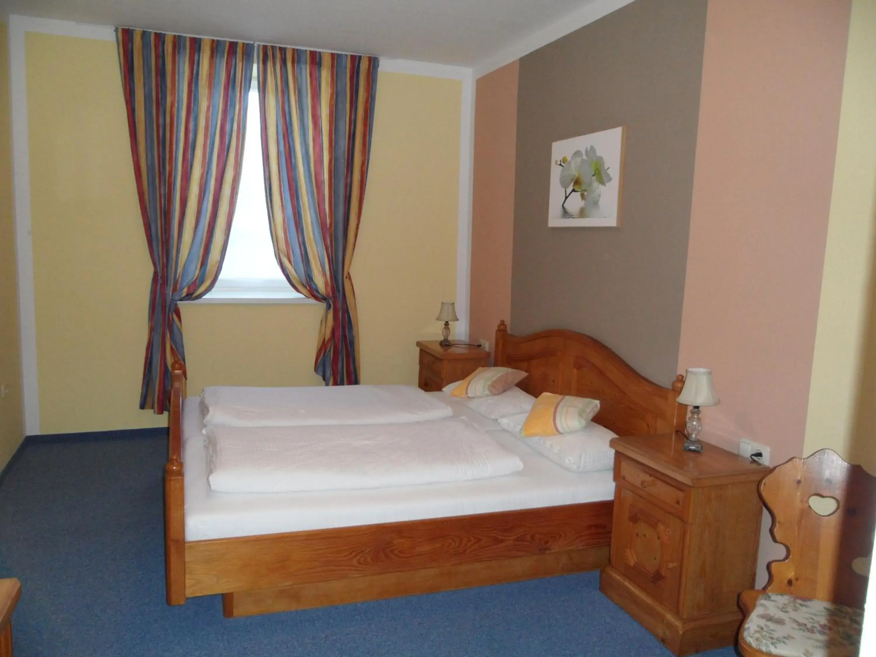 Large Double or Twin Room in Garni Hotel Post Large Double or Twin Room in Garni Hotel Post