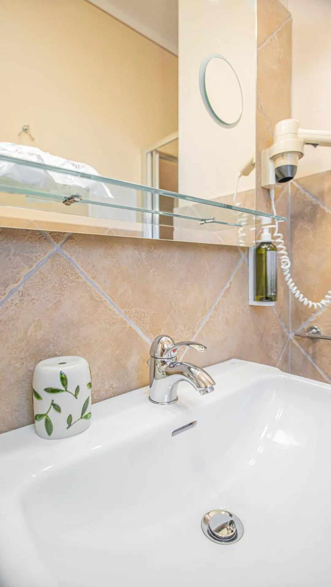 Shower in Hotel Lu Pitrali