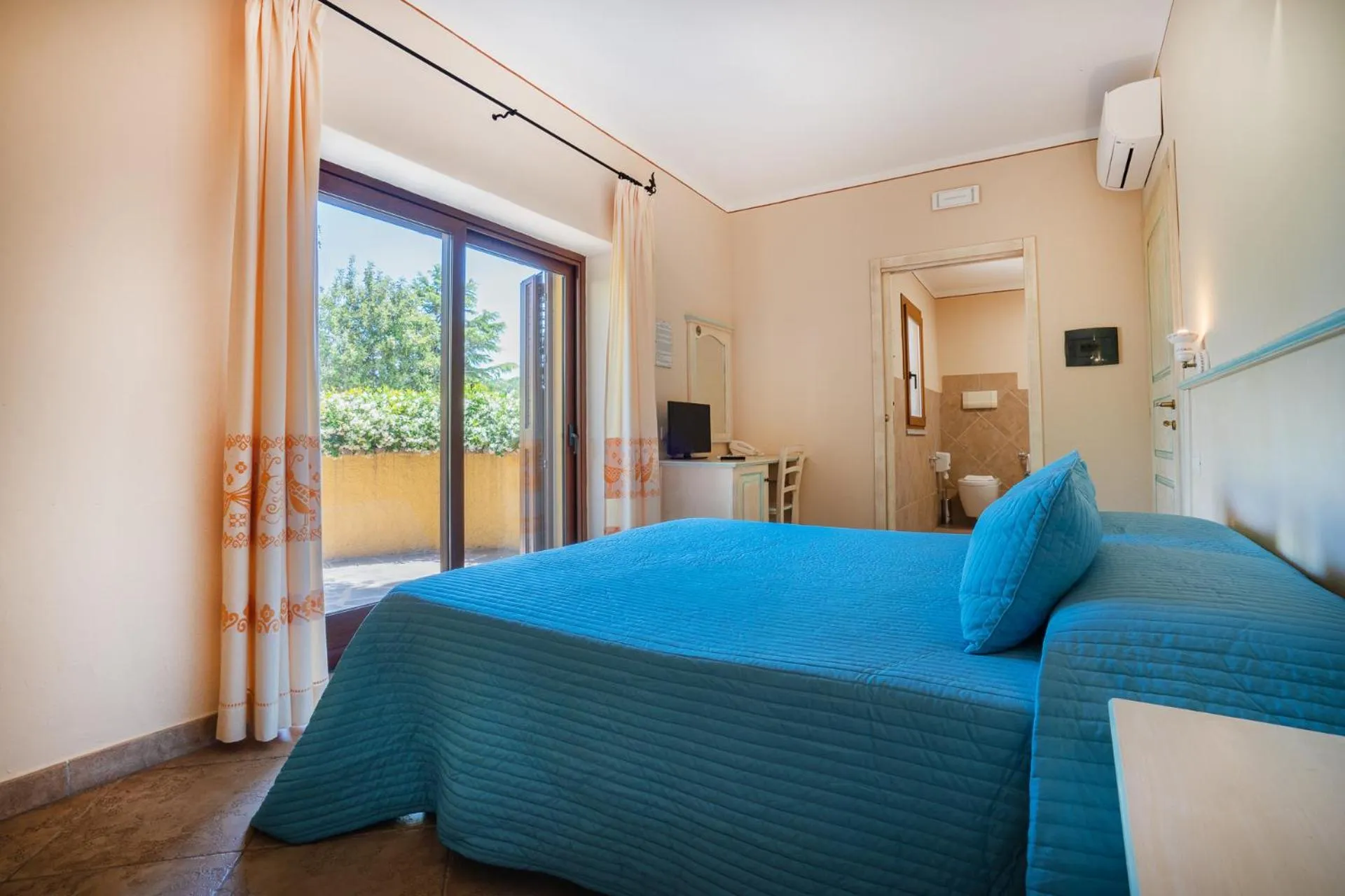 Bed in Hotel Lu Pitrali