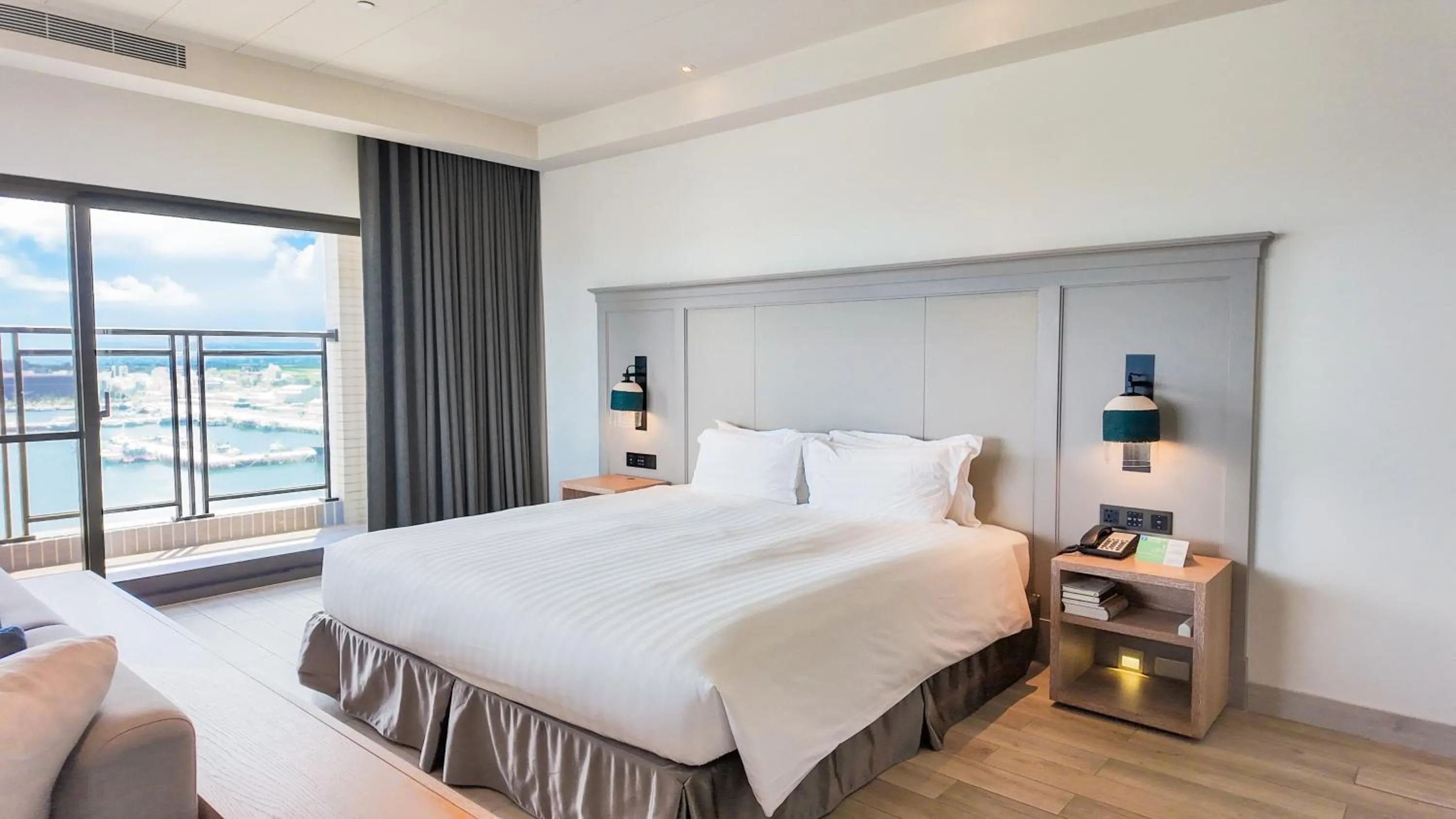 Bed in Discovery Hotel