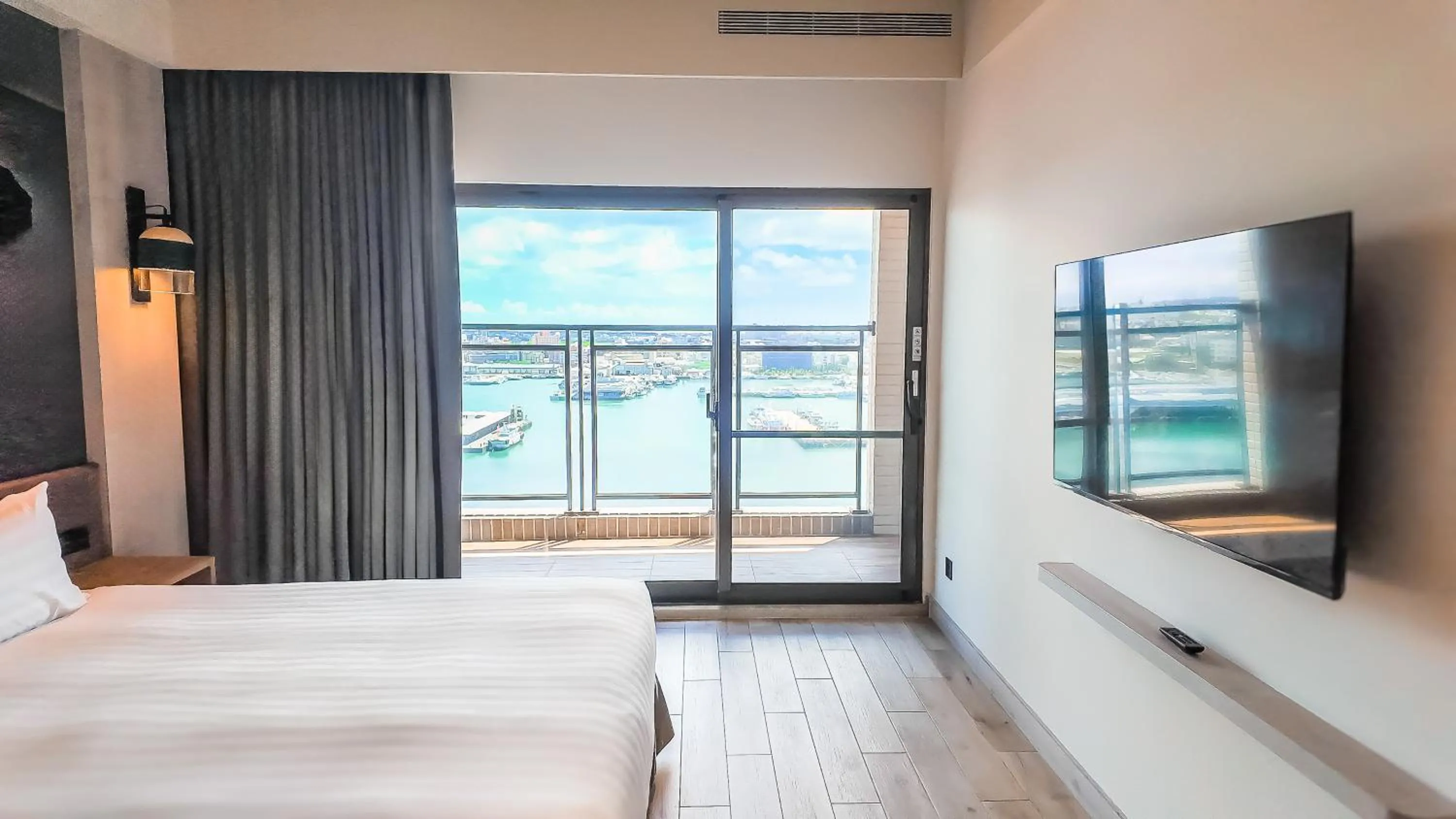 Bed in Discovery Hotel