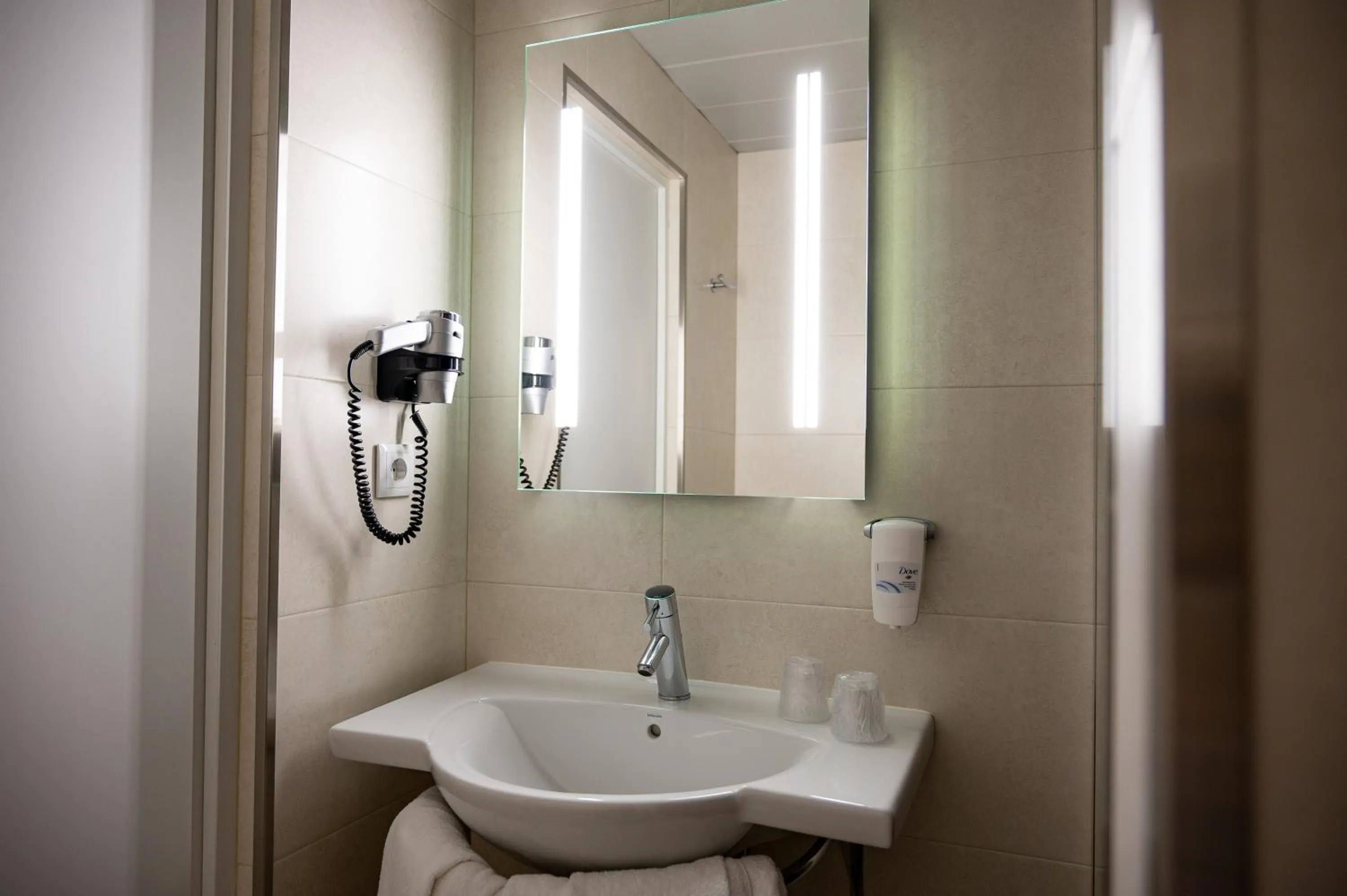 Toilet in Park Hotel Porto Valongo