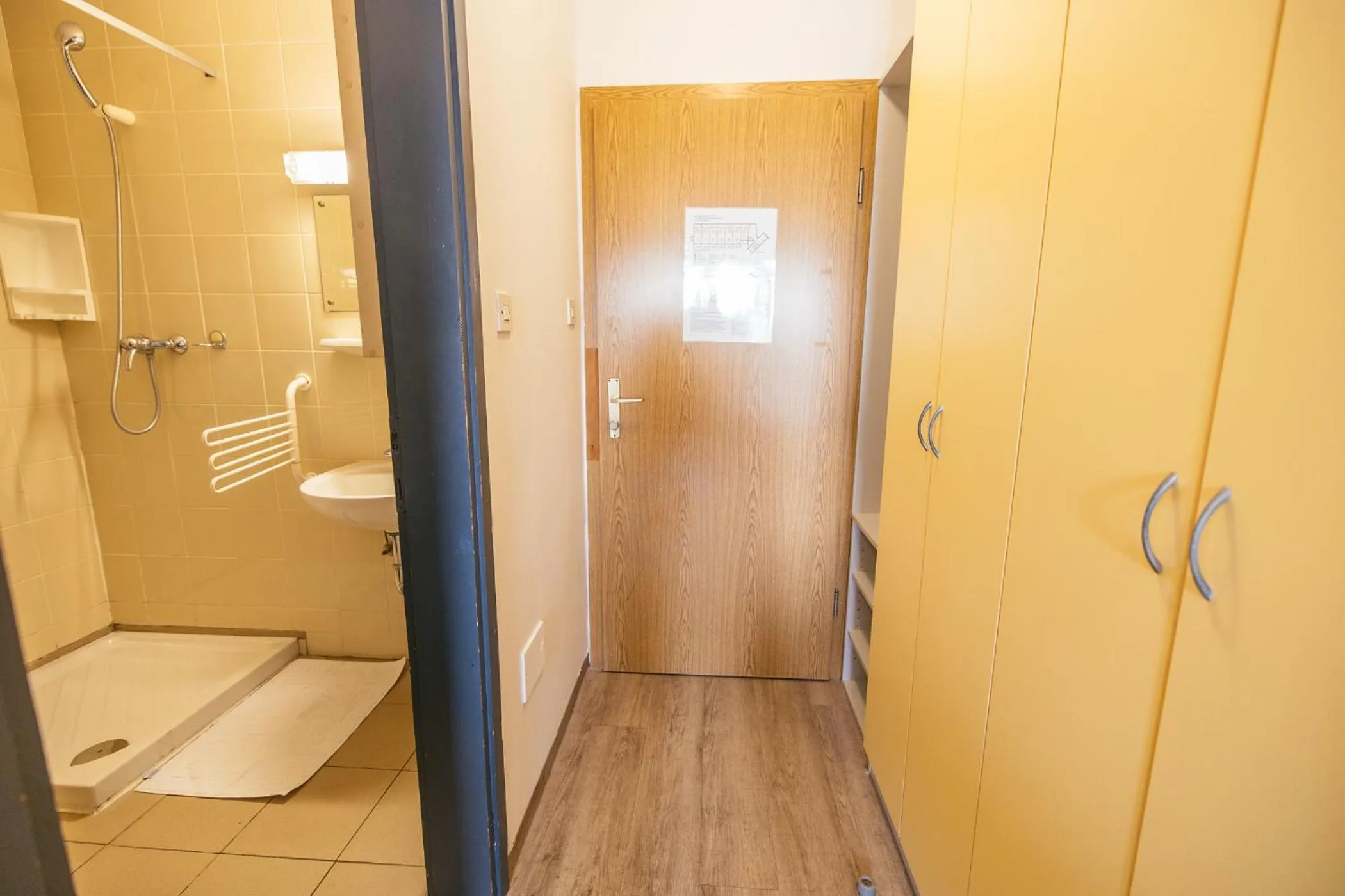 Shower in ŠD Portorož Hostel Korotan