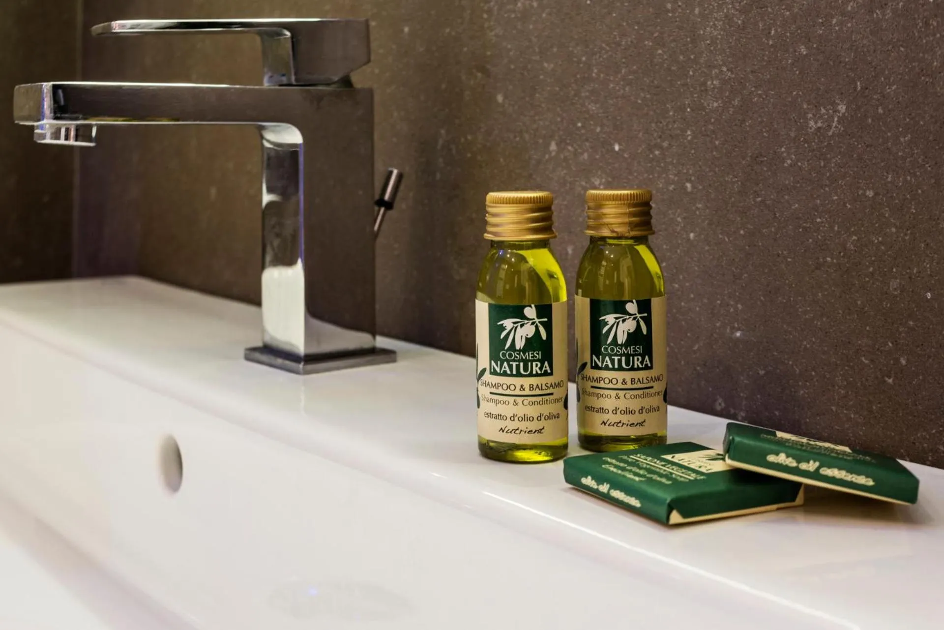 Area and facilities in Daphne Guest House